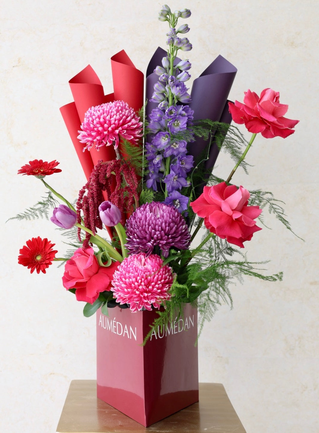 Rose Anemone - TRITOTE BAG ARRANGEMENT