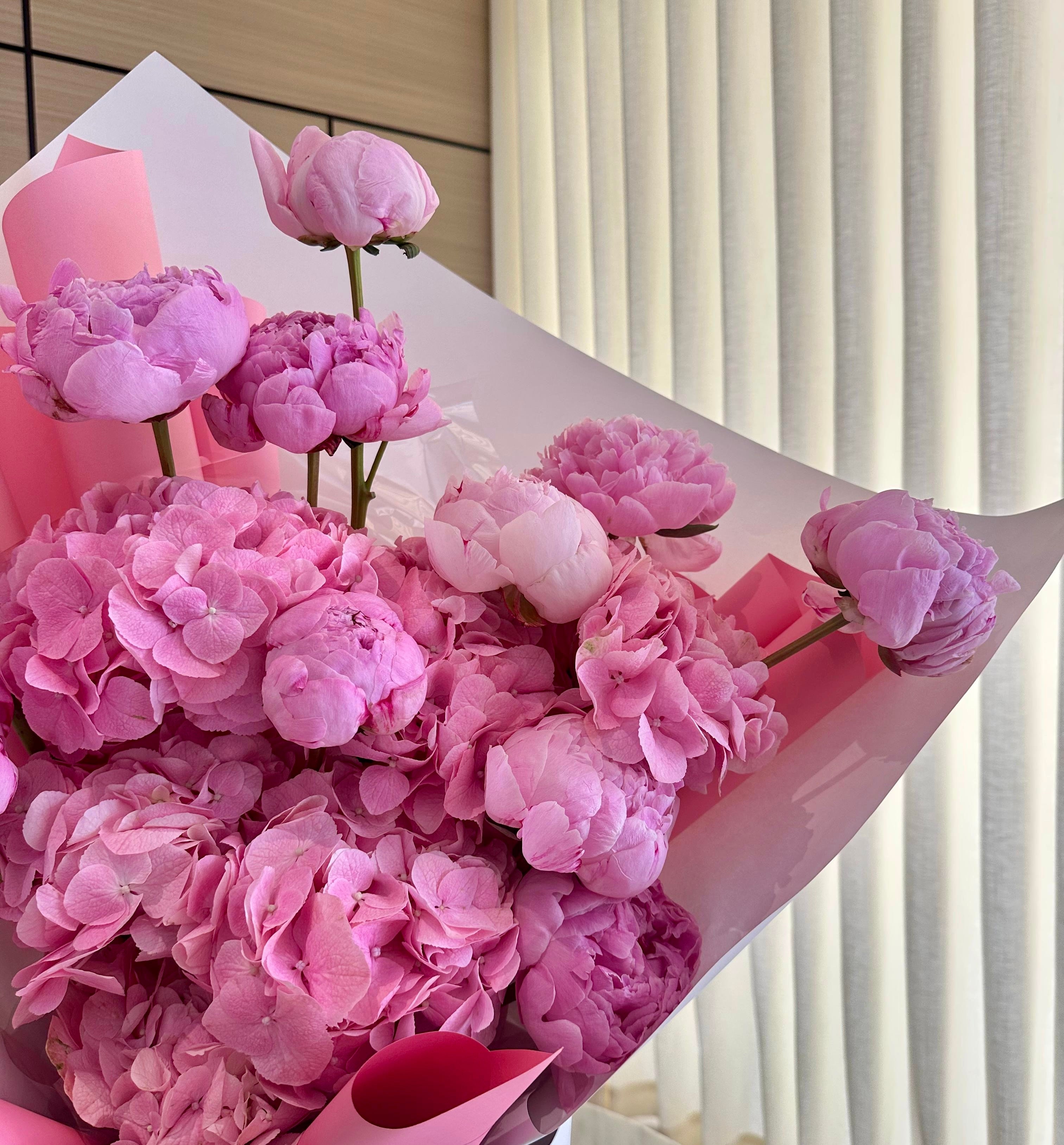 PEONY FLUFF - MEDIUM BOUQUET