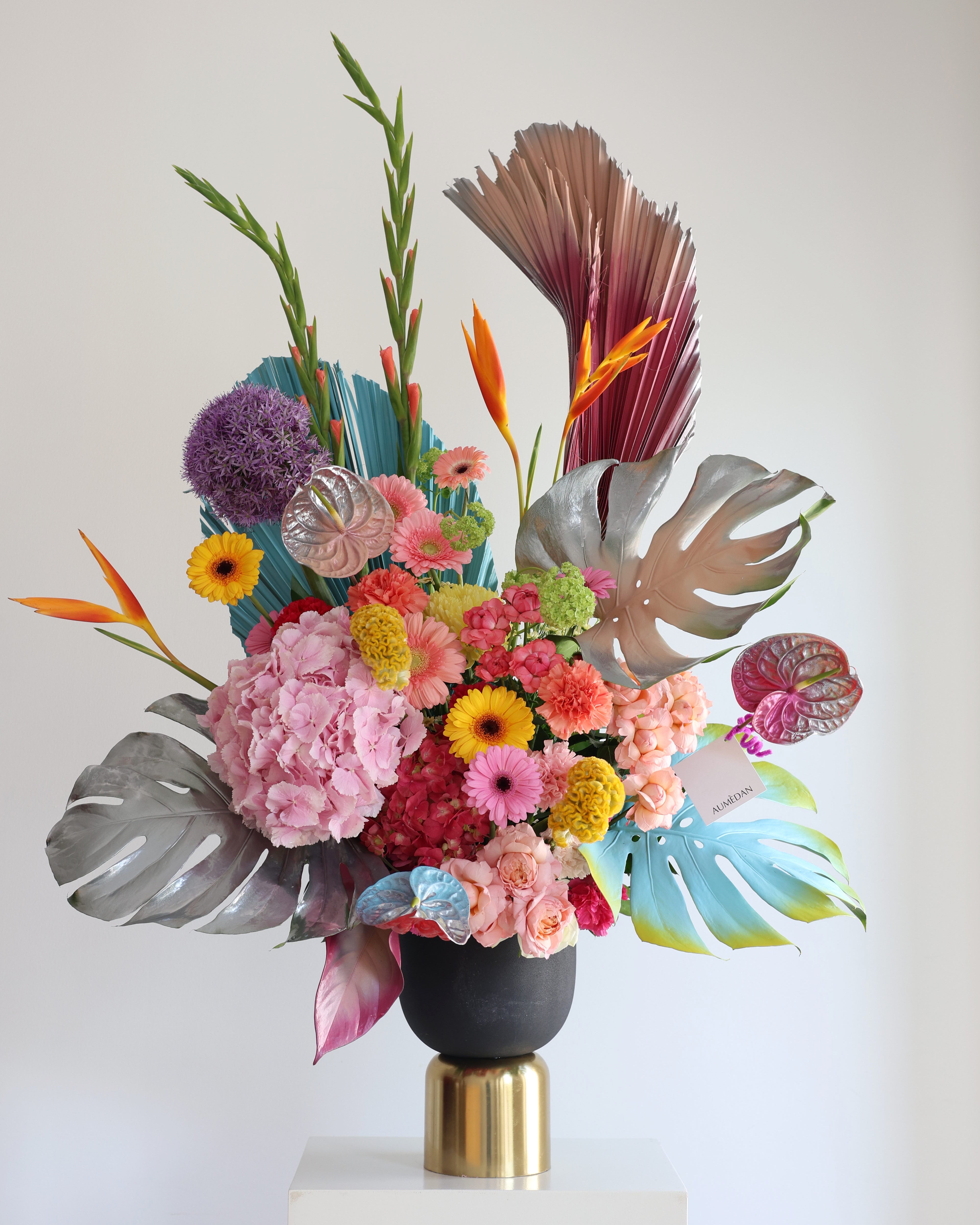 DVF MADE ME DO IT - VASE ARRANGEMENT