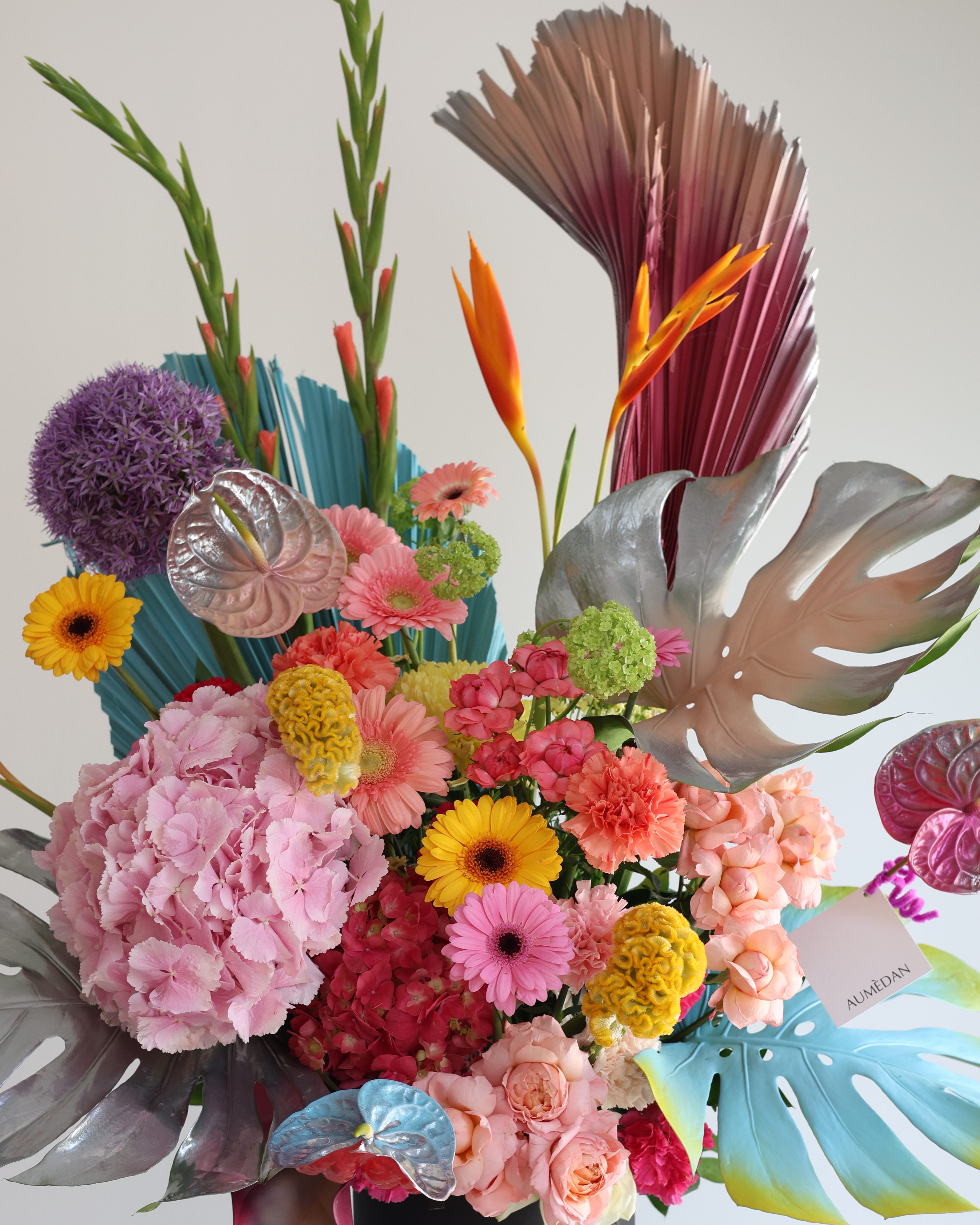 DVF MADE ME DO IT - VASE ARRANGEMENT