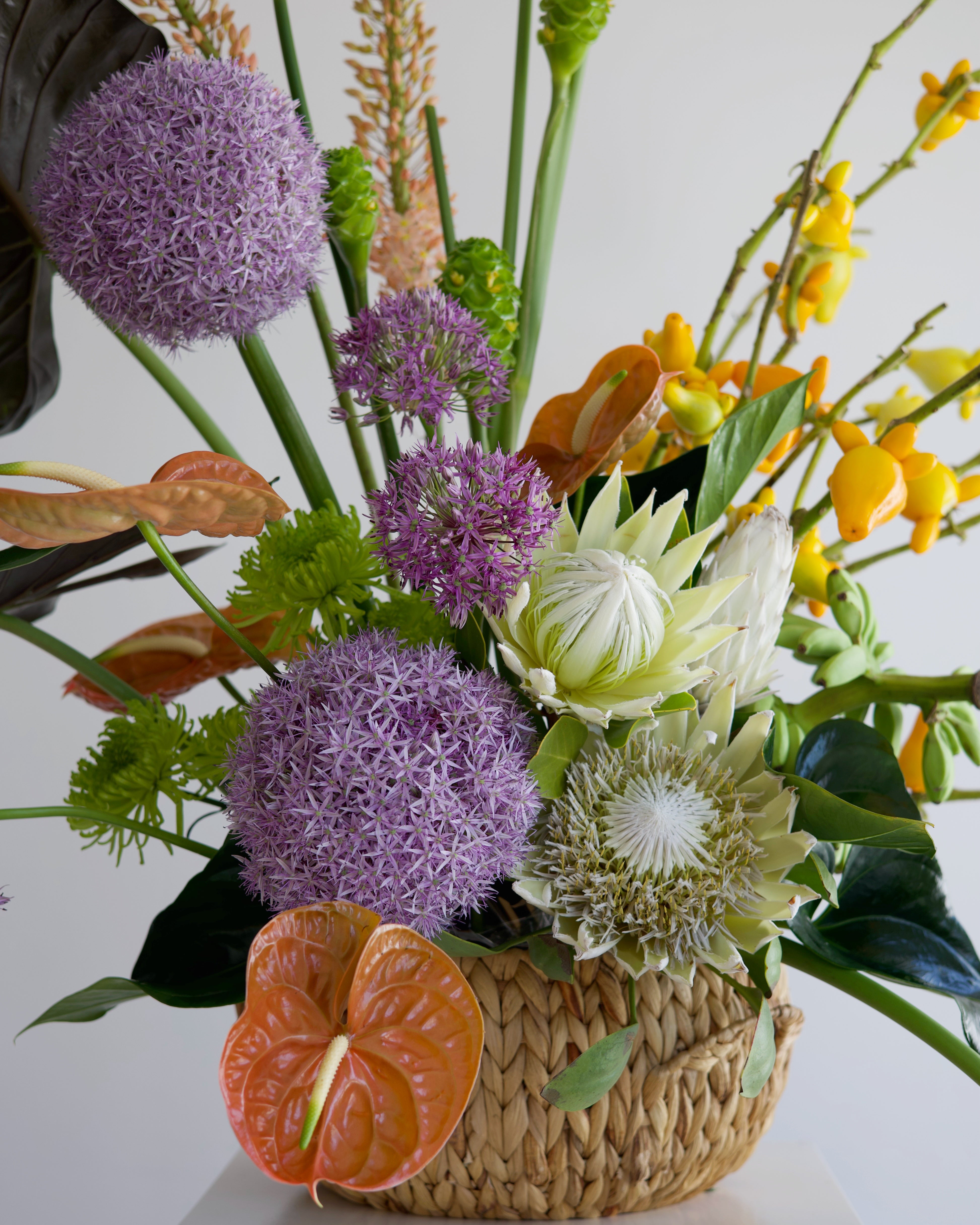 BEYONCÉ TROPICALS - VASE ARRANGEMENT