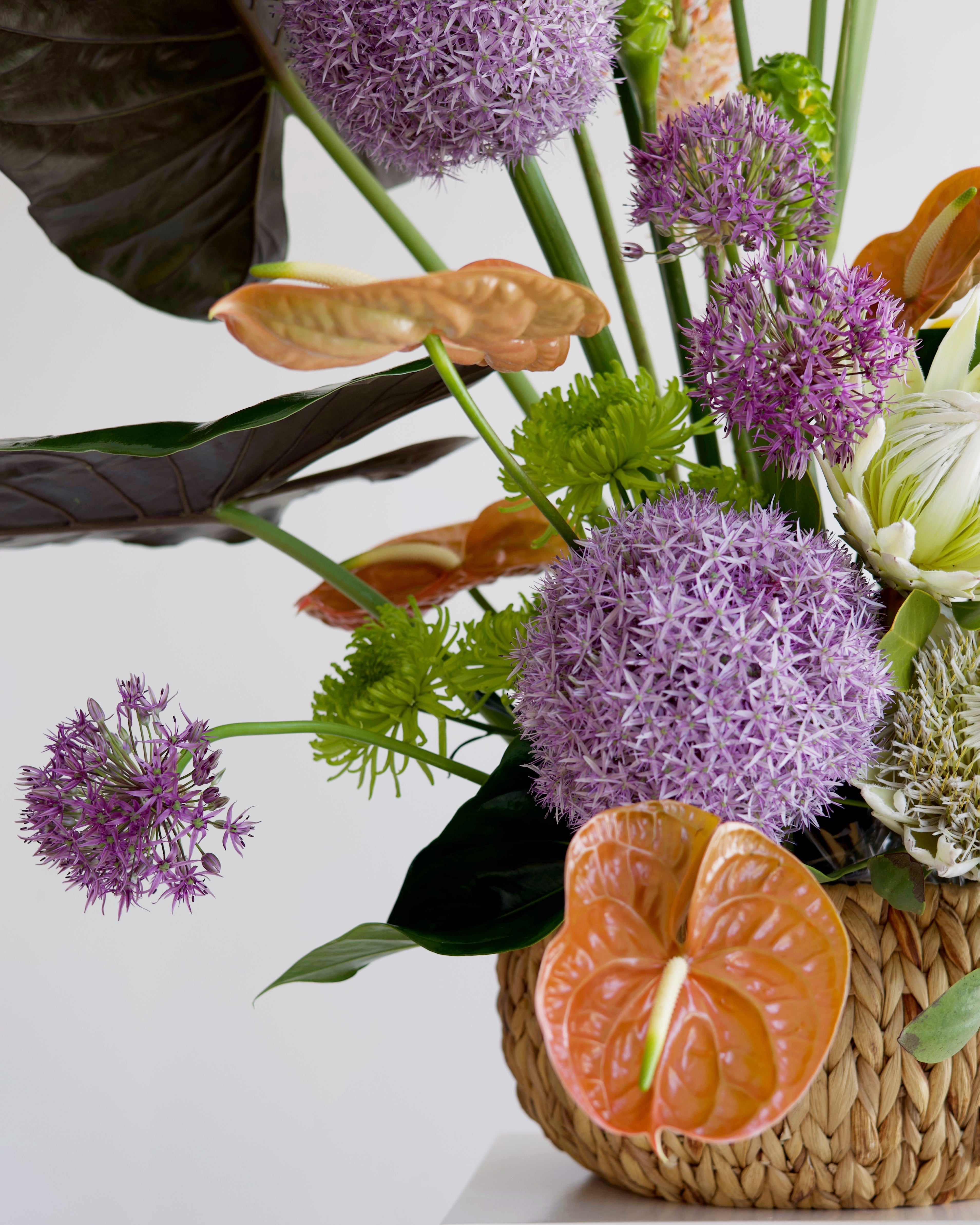 BEYONCÉ TROPICALS - VASE ARRANGEMENT