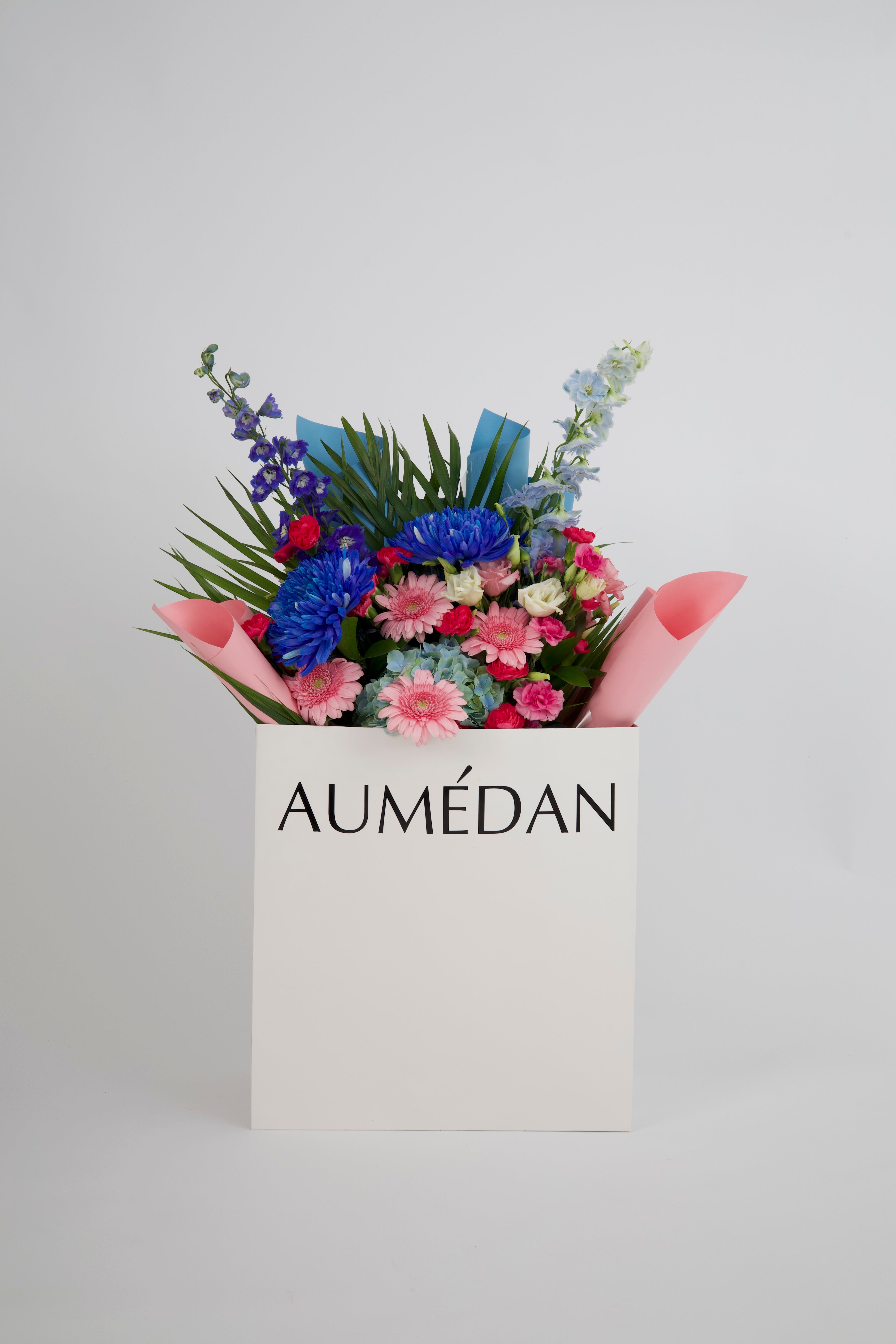 AQUA PETALS - sleeve bouquet
