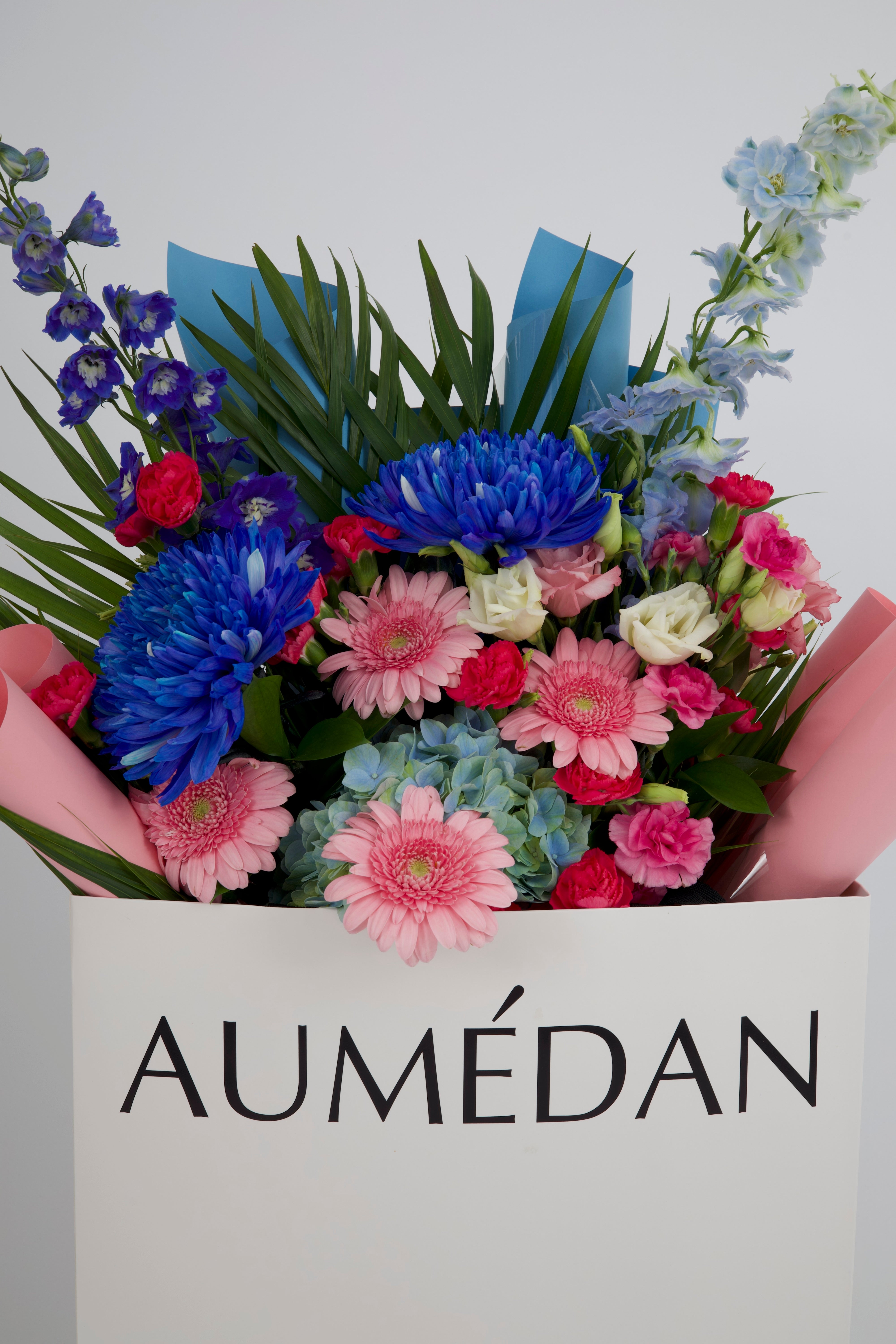 AQUA PETALS - sleeve bouquet