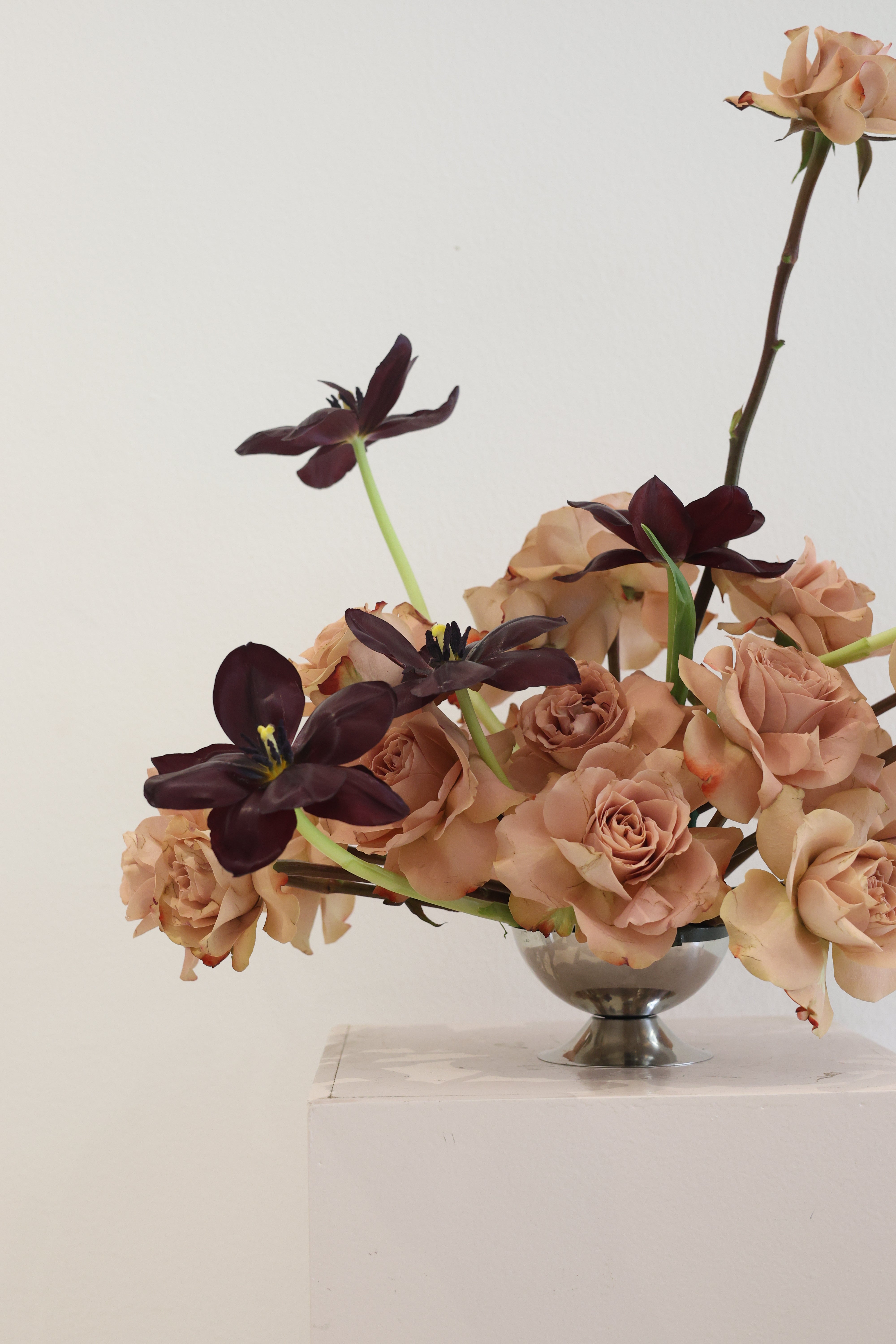 Hues of warmth - 360º VASE ARRANGEMENT