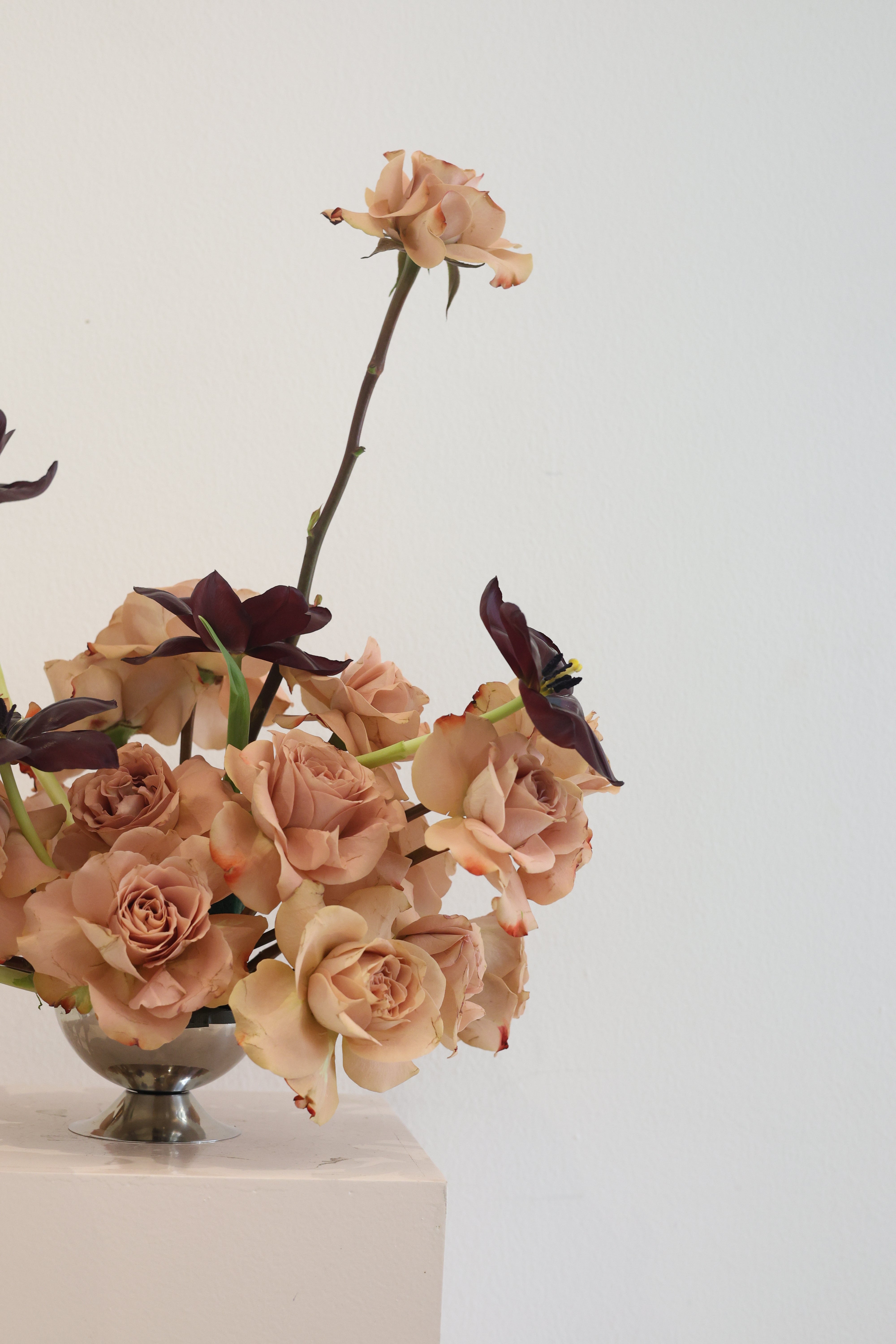 Hues of warmth - 360º VASE ARRANGEMENT