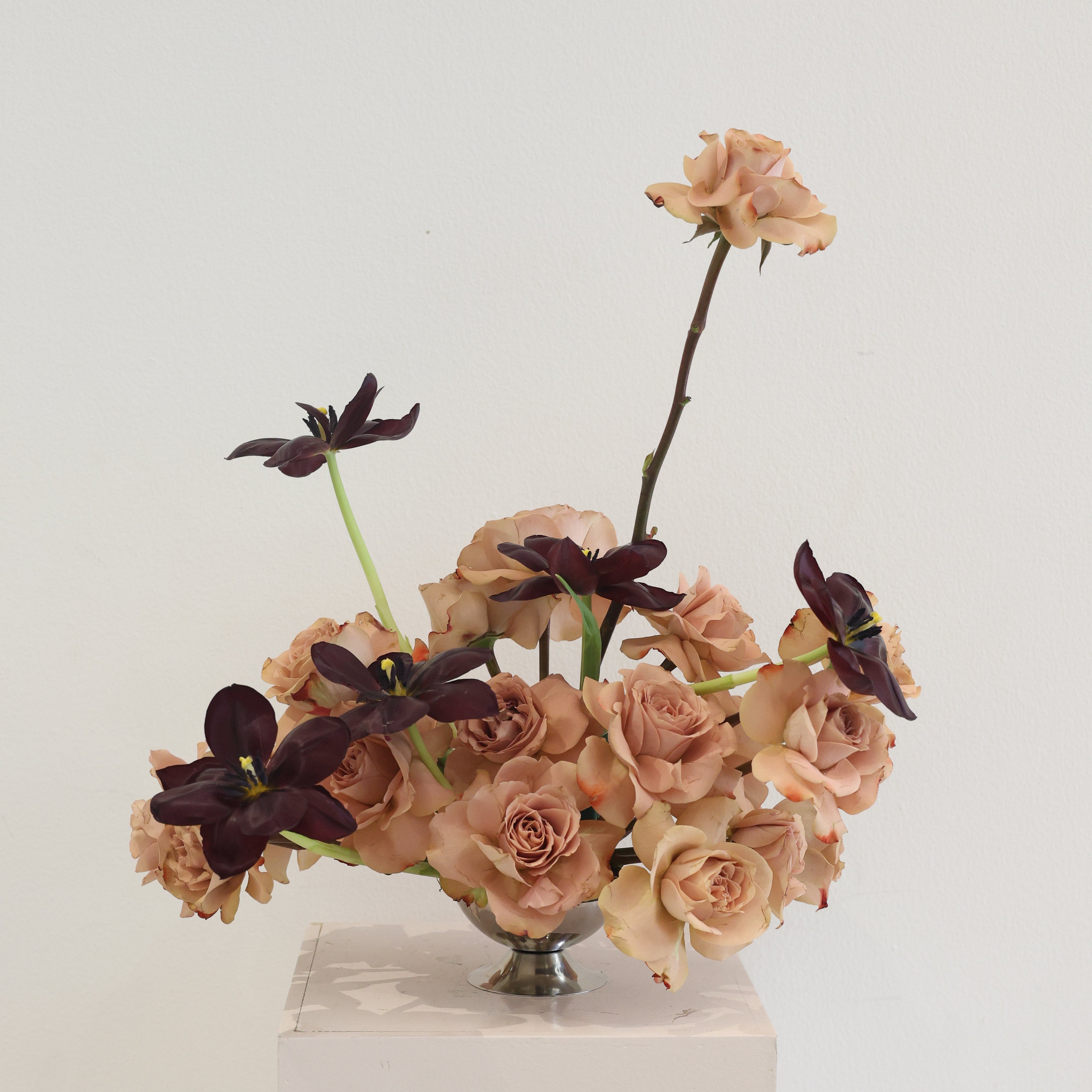 Hues of warmth - 360º VASE ARRANGEMENT
