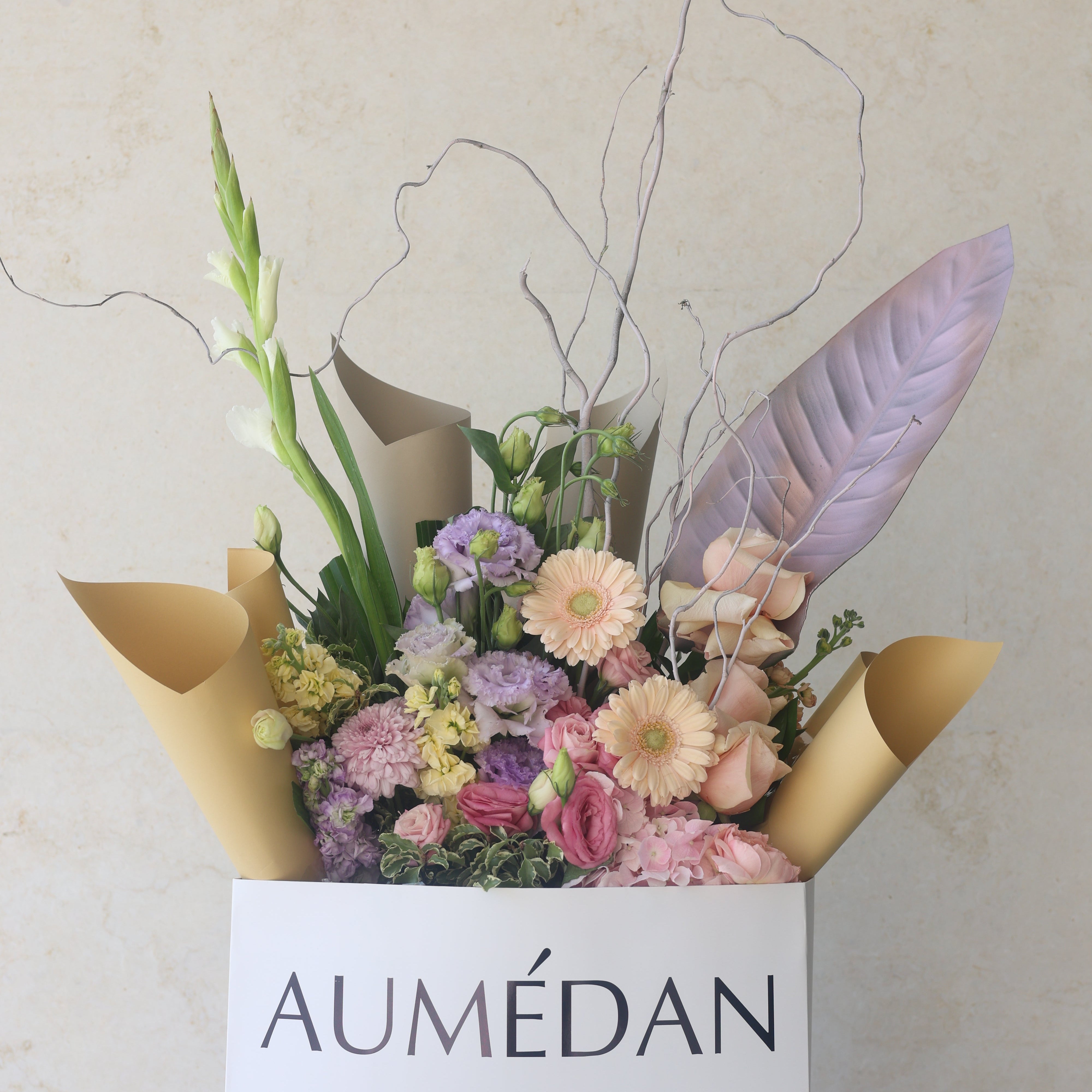 PASTAL BEAUTY - SLEEVE BOUQUET