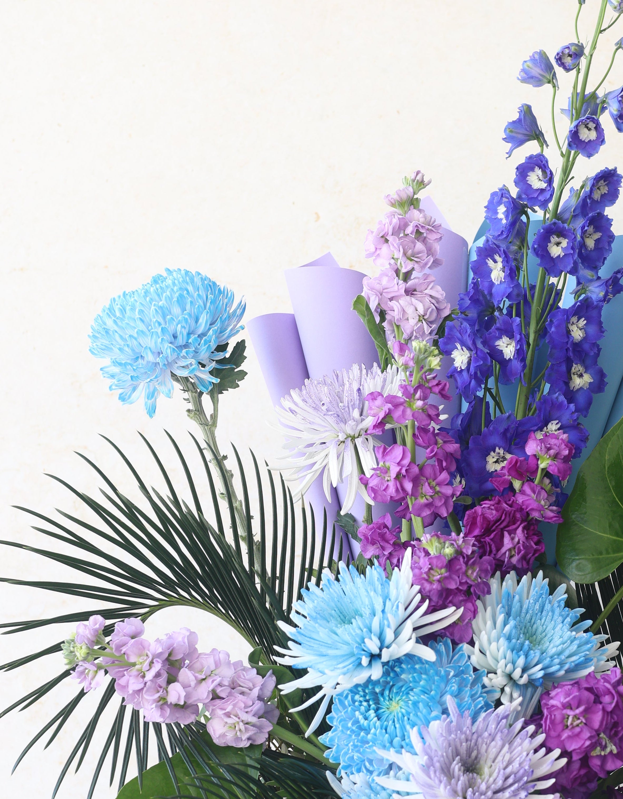 MIDNIGHT BLOOM - TRITOTE BAG ARRANGEMENT