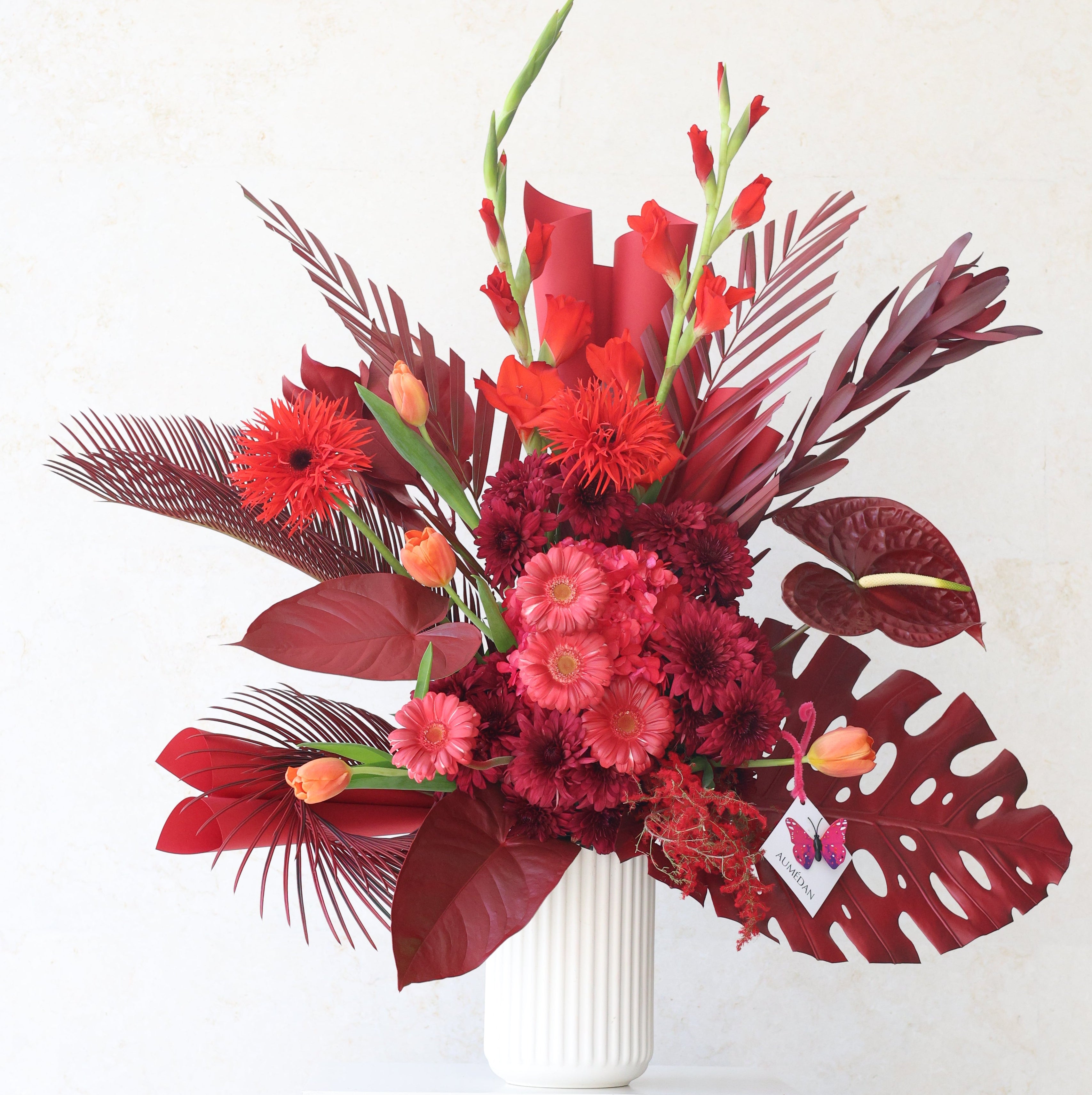 VELVET ROUGE - VASE ARRANGEMENT
