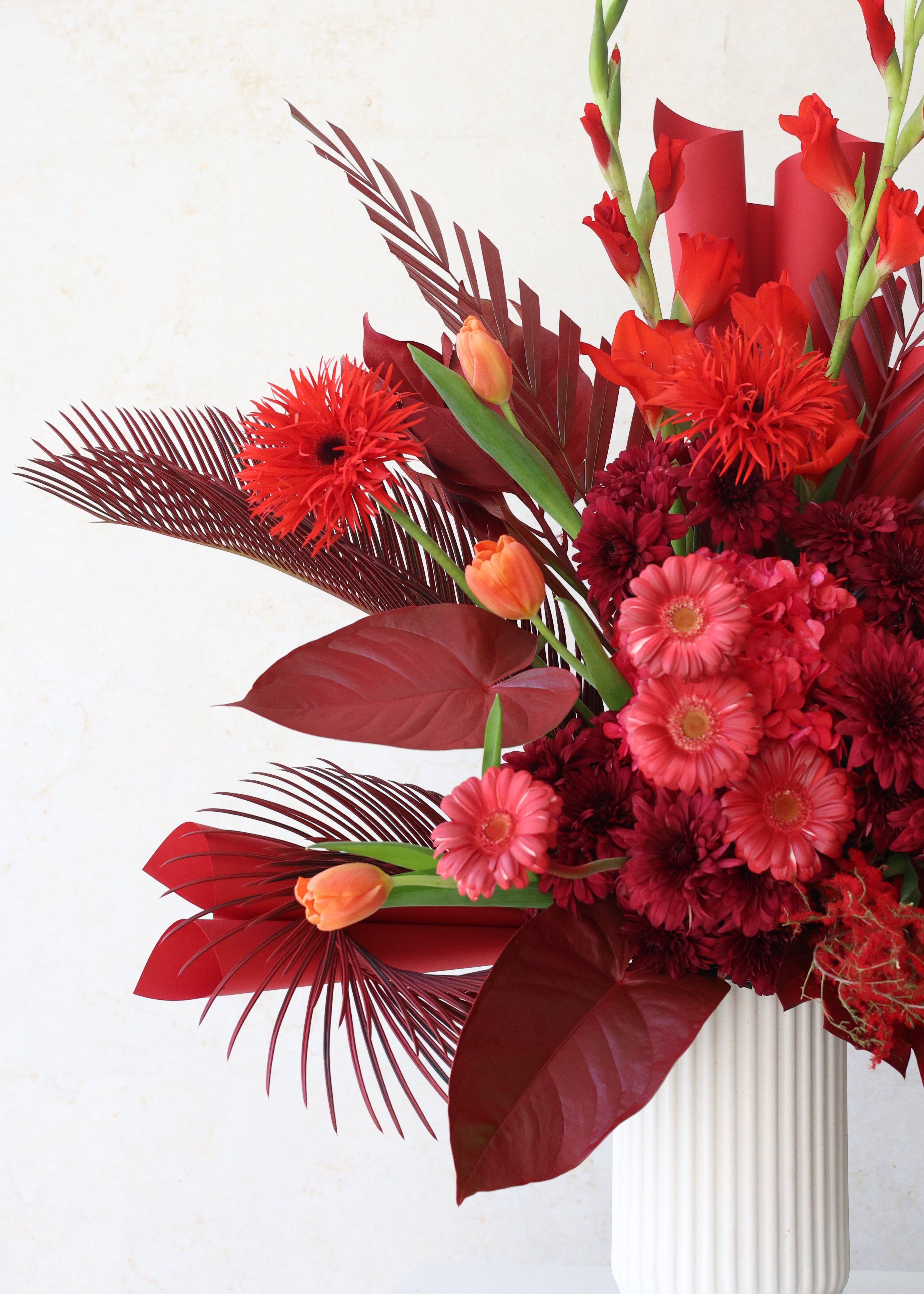 VELVET ROUGE - VASE ARRANGEMENT