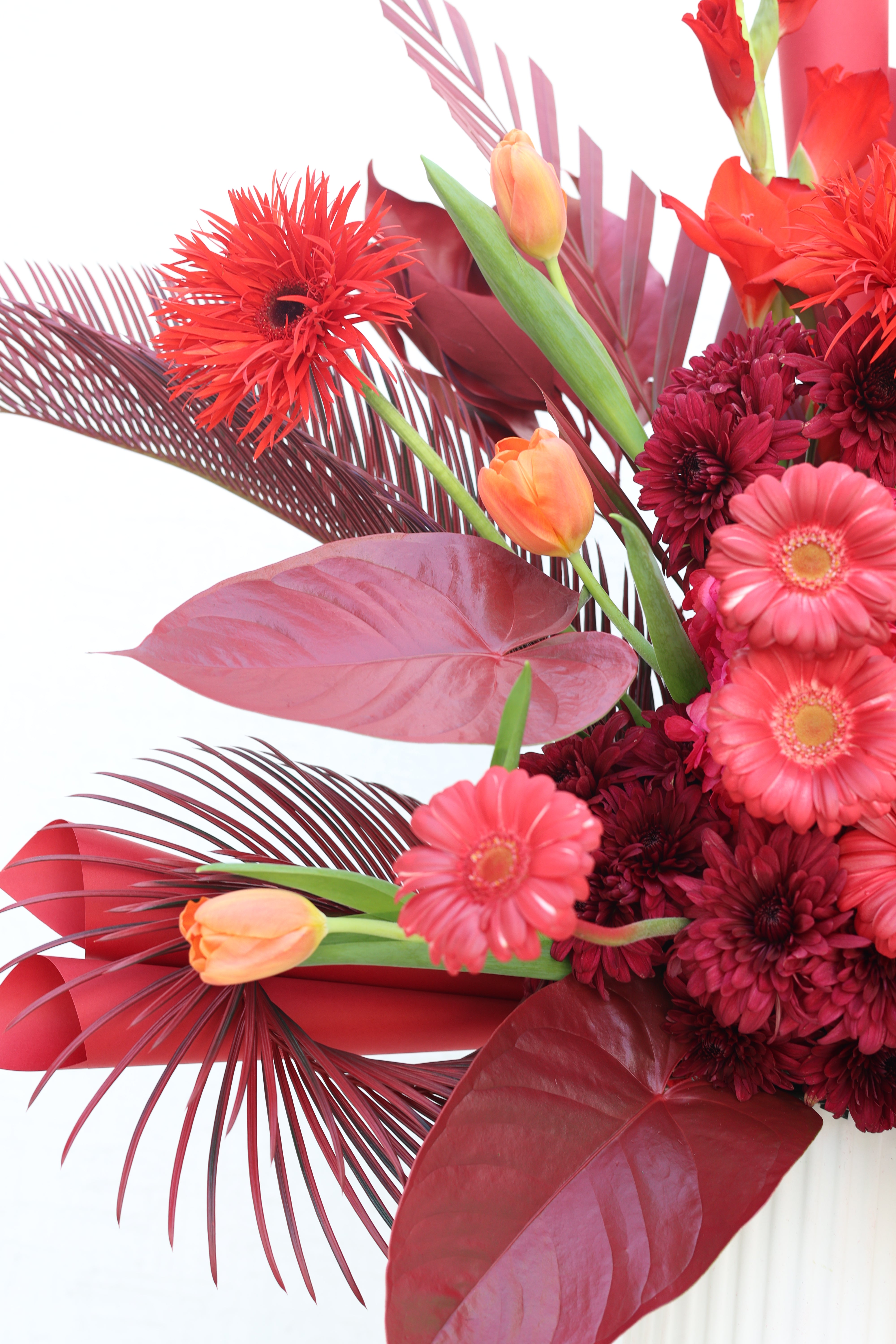 VELVET ROUGE - VASE ARRANGEMENT
