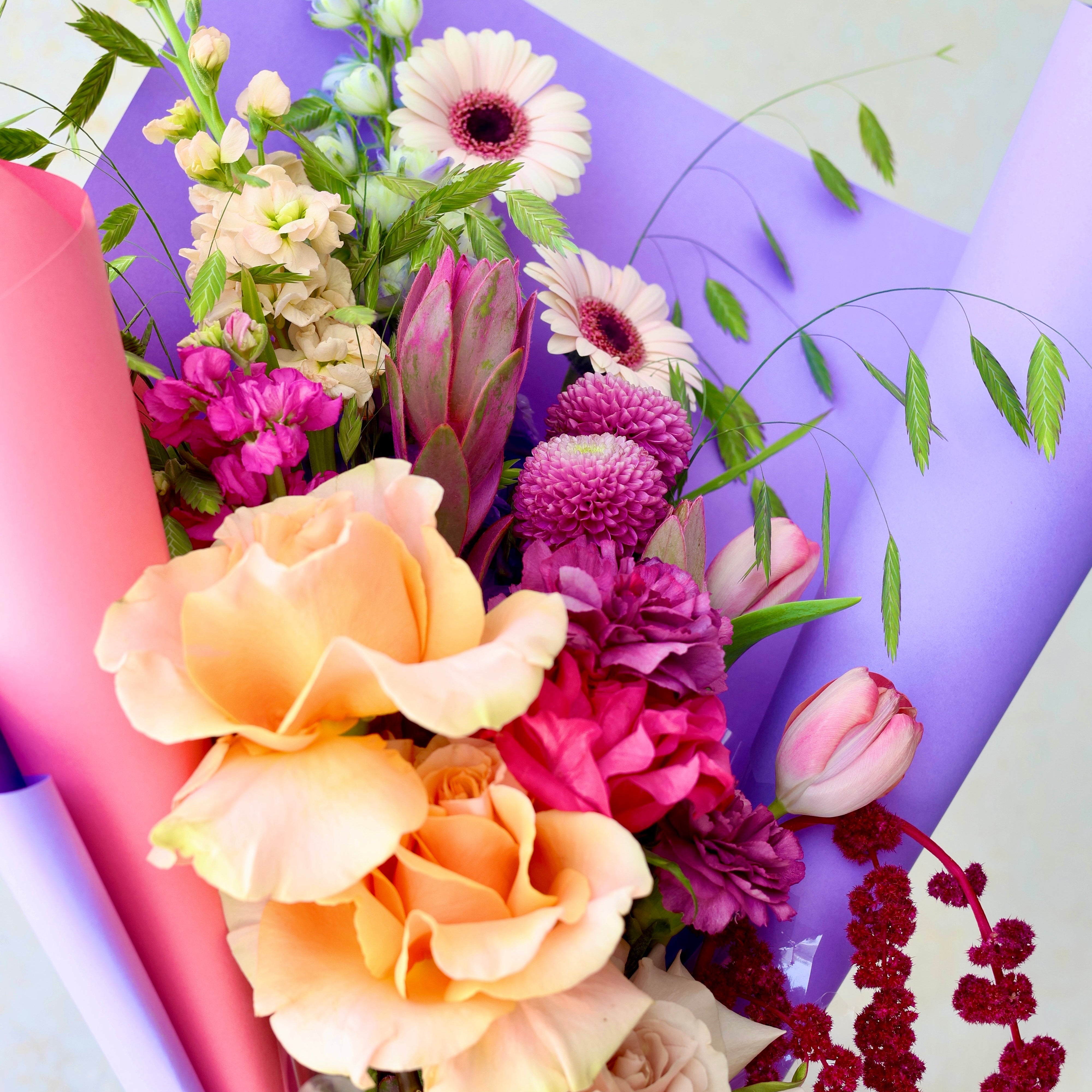 VERRY BERRY - HAND BOUQUET