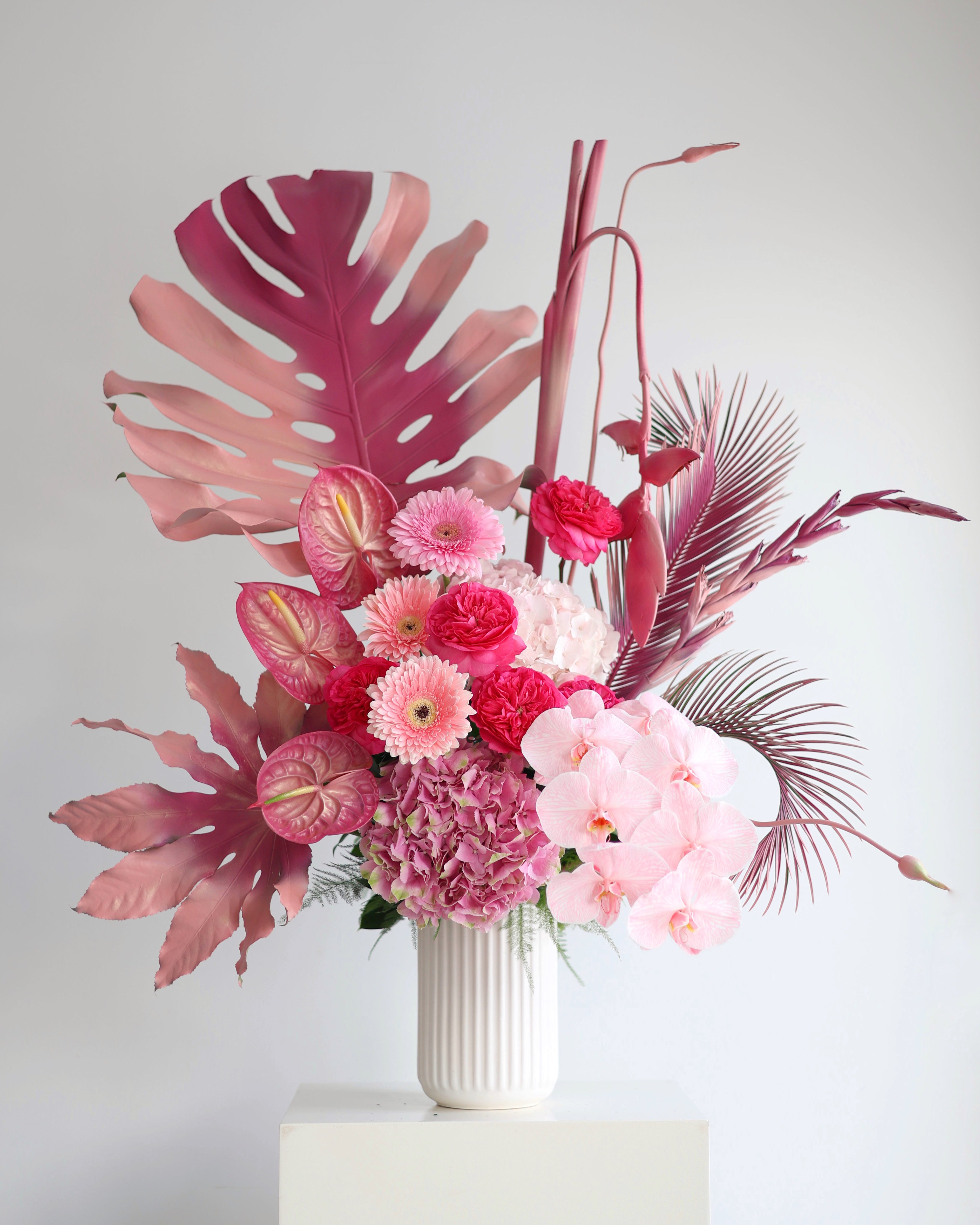 ADELE AMORE - VASE ARRANGEMENT
