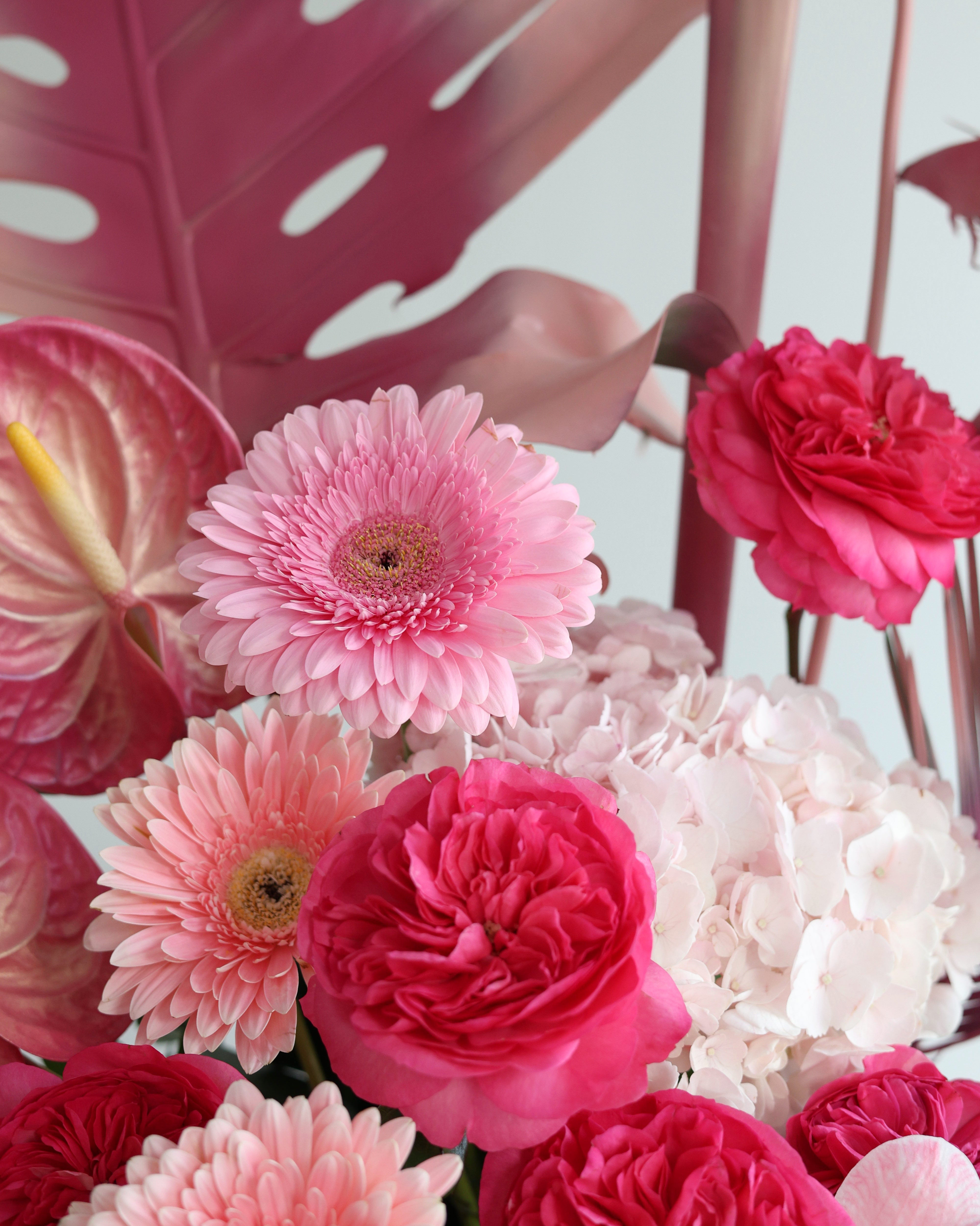 ADELE AMORE - VASE ARRANGEMENT