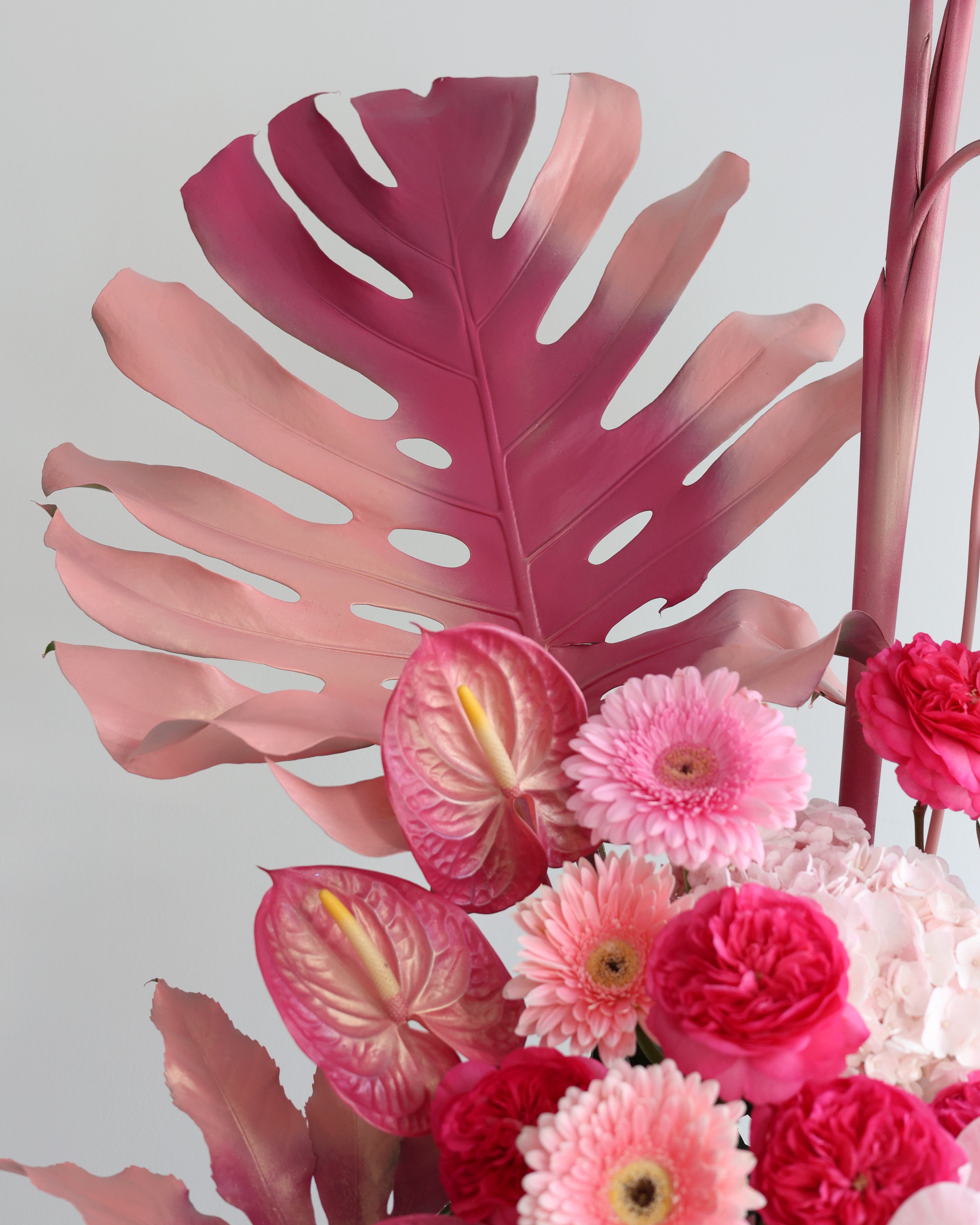 ADELE AMORE - VASE ARRANGEMENT