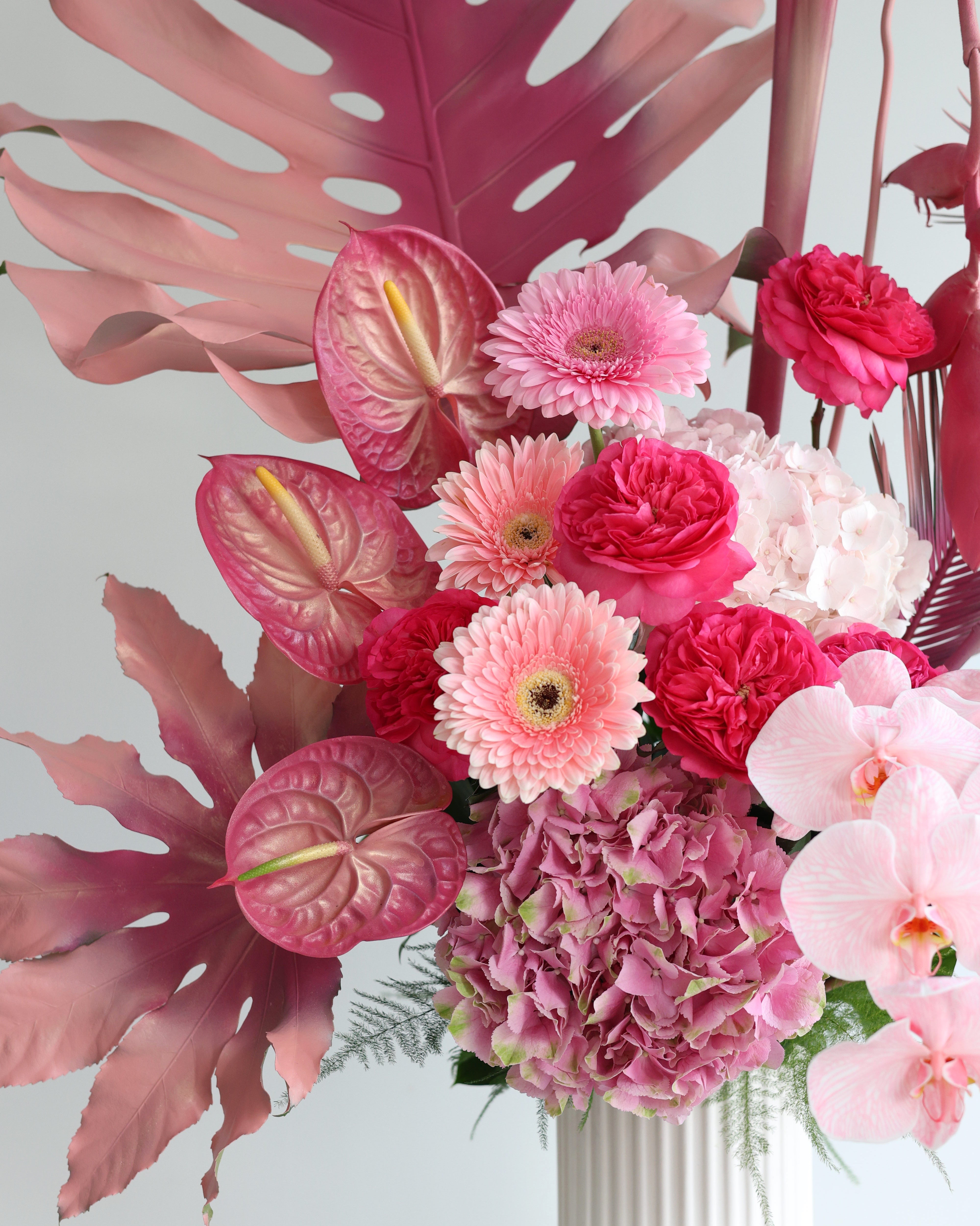 ADELE AMORE - VASE ARRANGEMENT