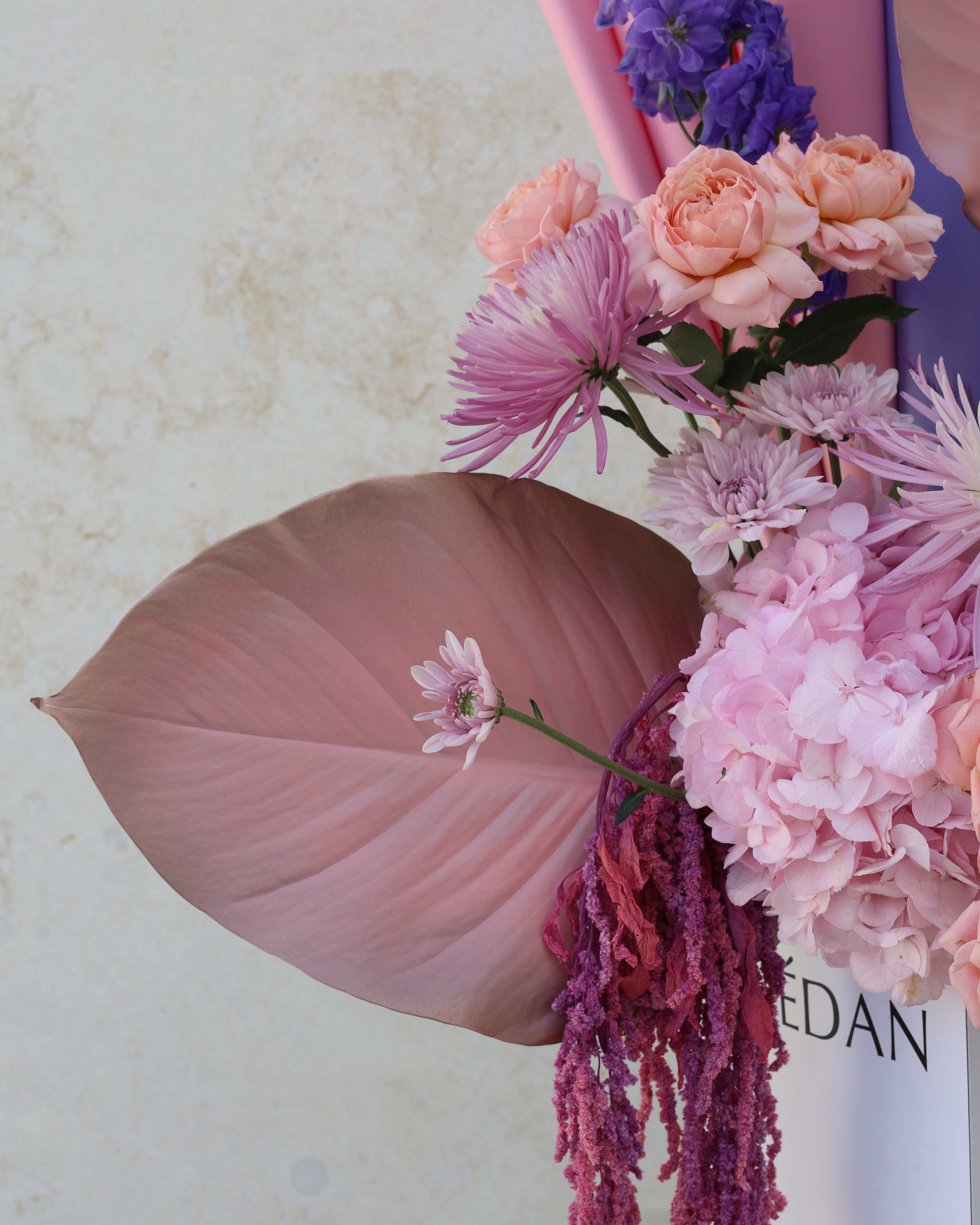 SUGAR PLUM BLOOM - TRITOTE BAG ARRANGEMENT