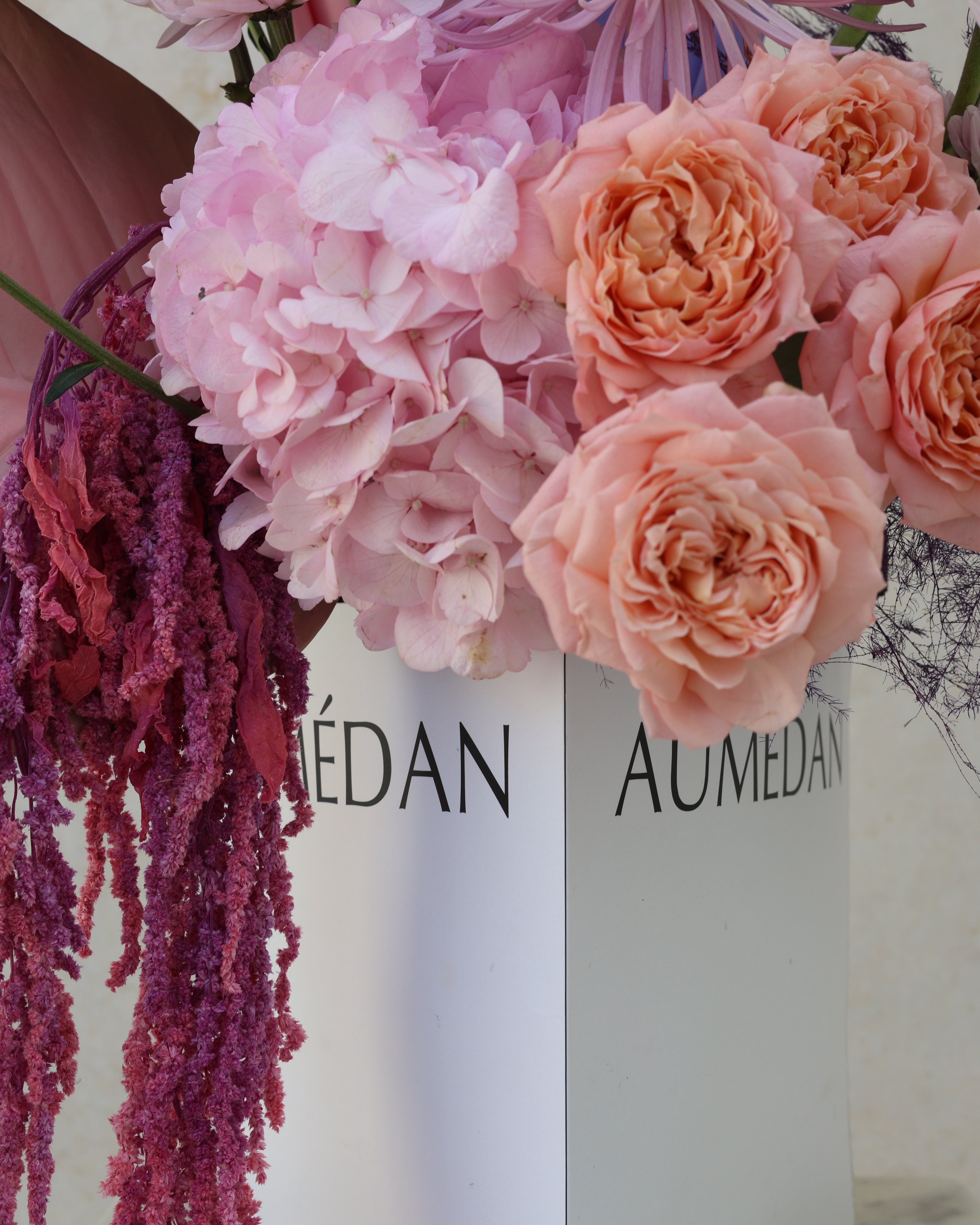 SUGAR PLUM BLOOM - TRITOTE BAG ARRANGEMENT