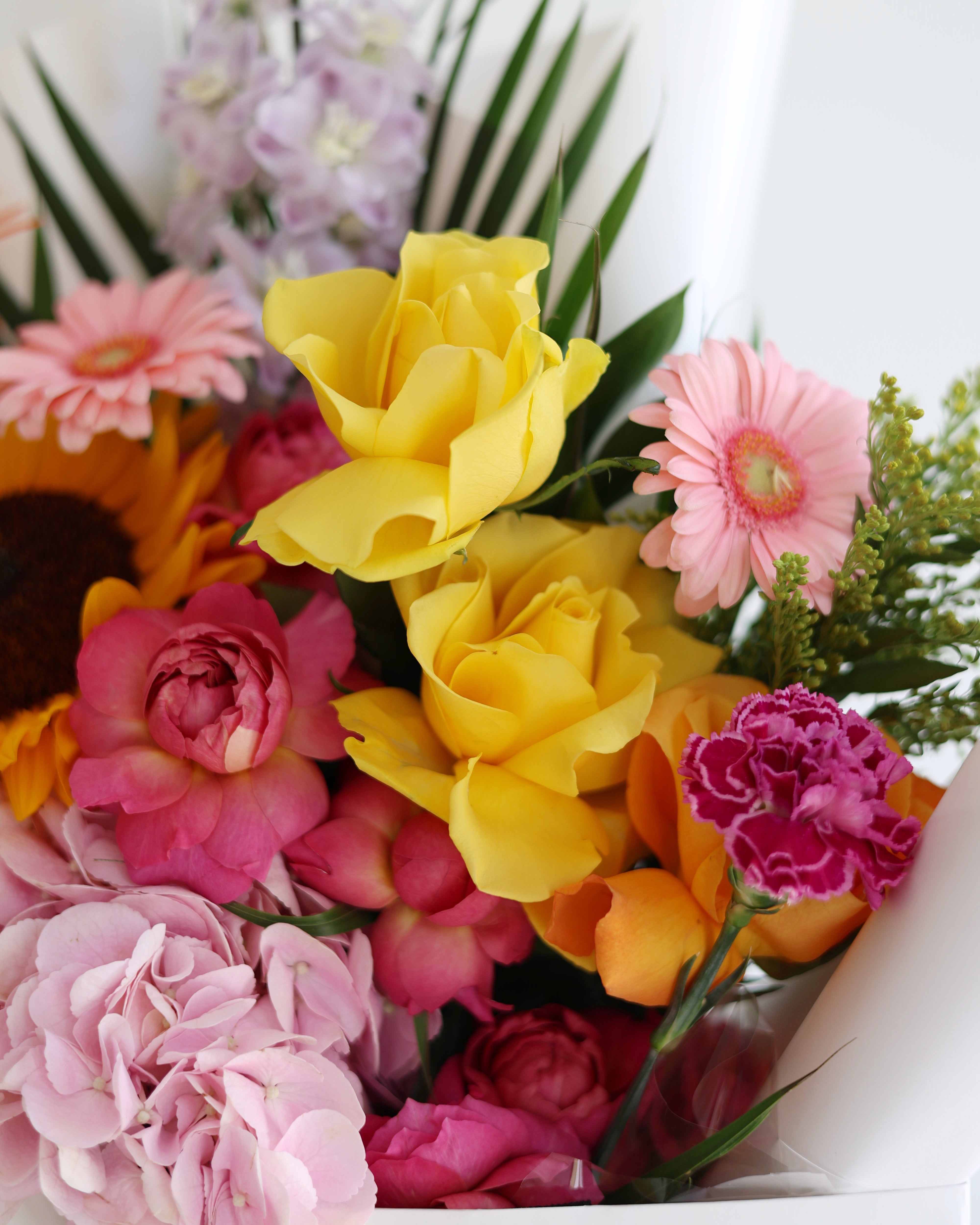 YELLOW APPETITE - SLEEVE BOUQUET