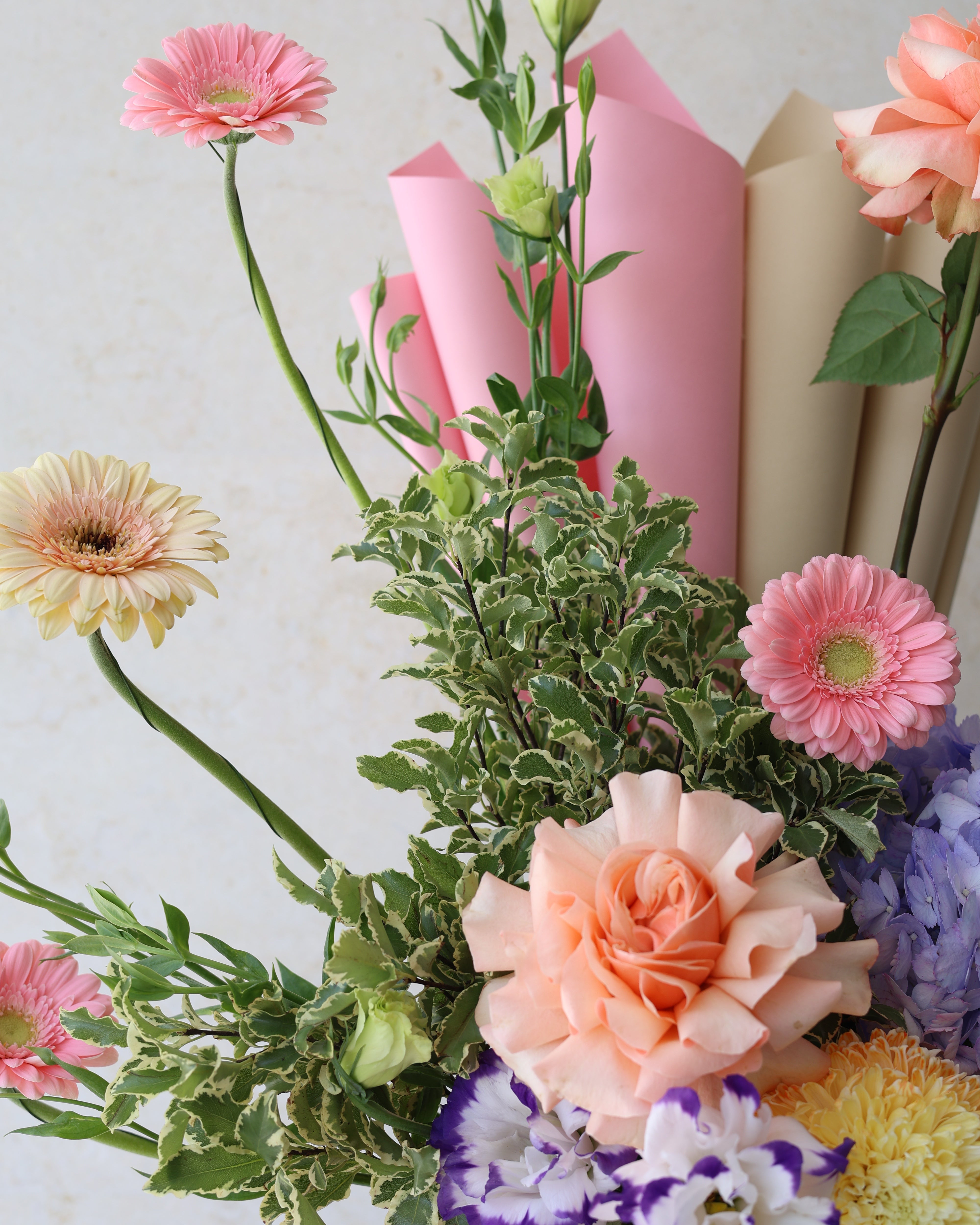 BUTTER CREAM BLOSSOMS - TRITOTE BAG ARRANGEMENT