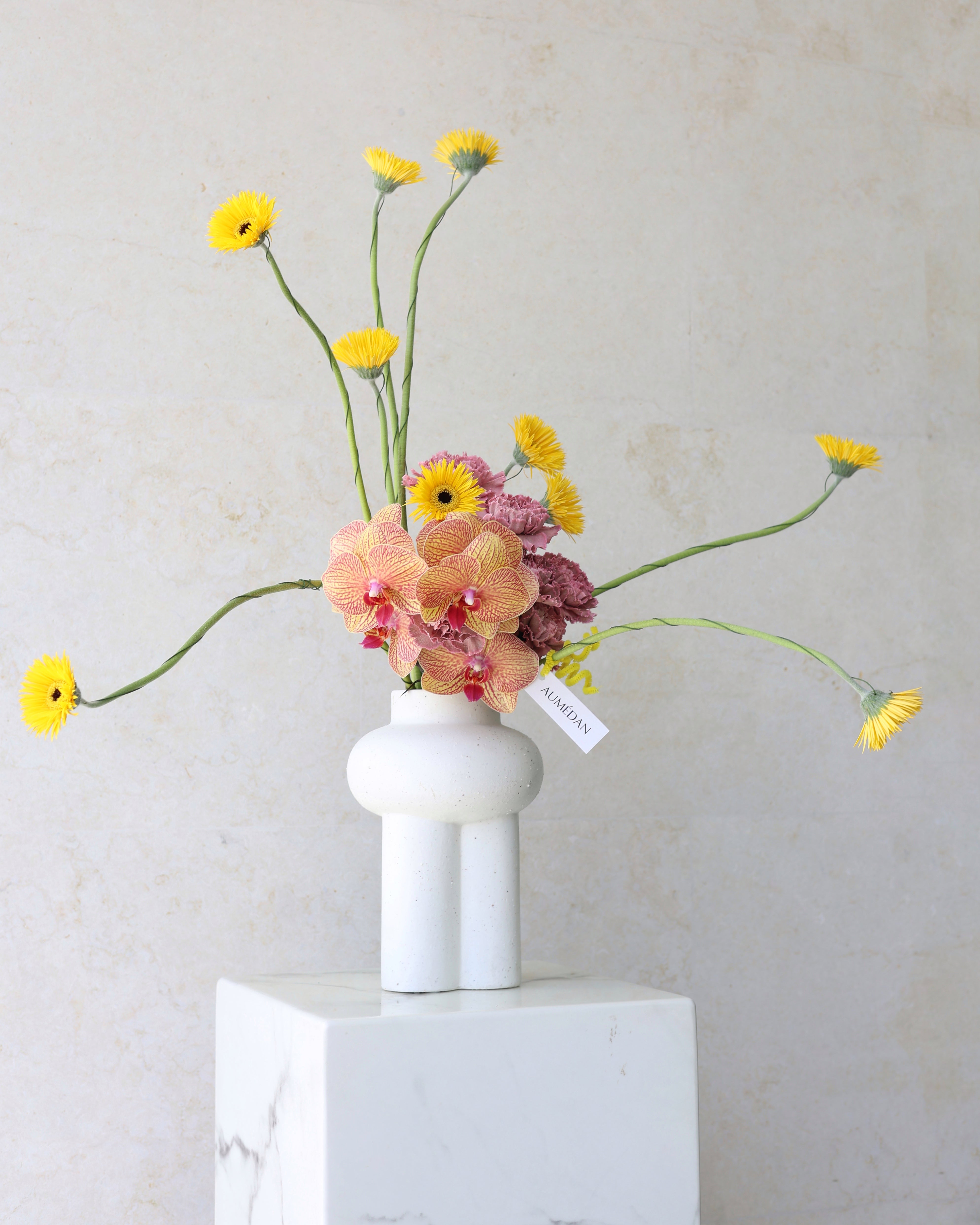 GOLDEN HOUR - VASE ARRANGEMENT