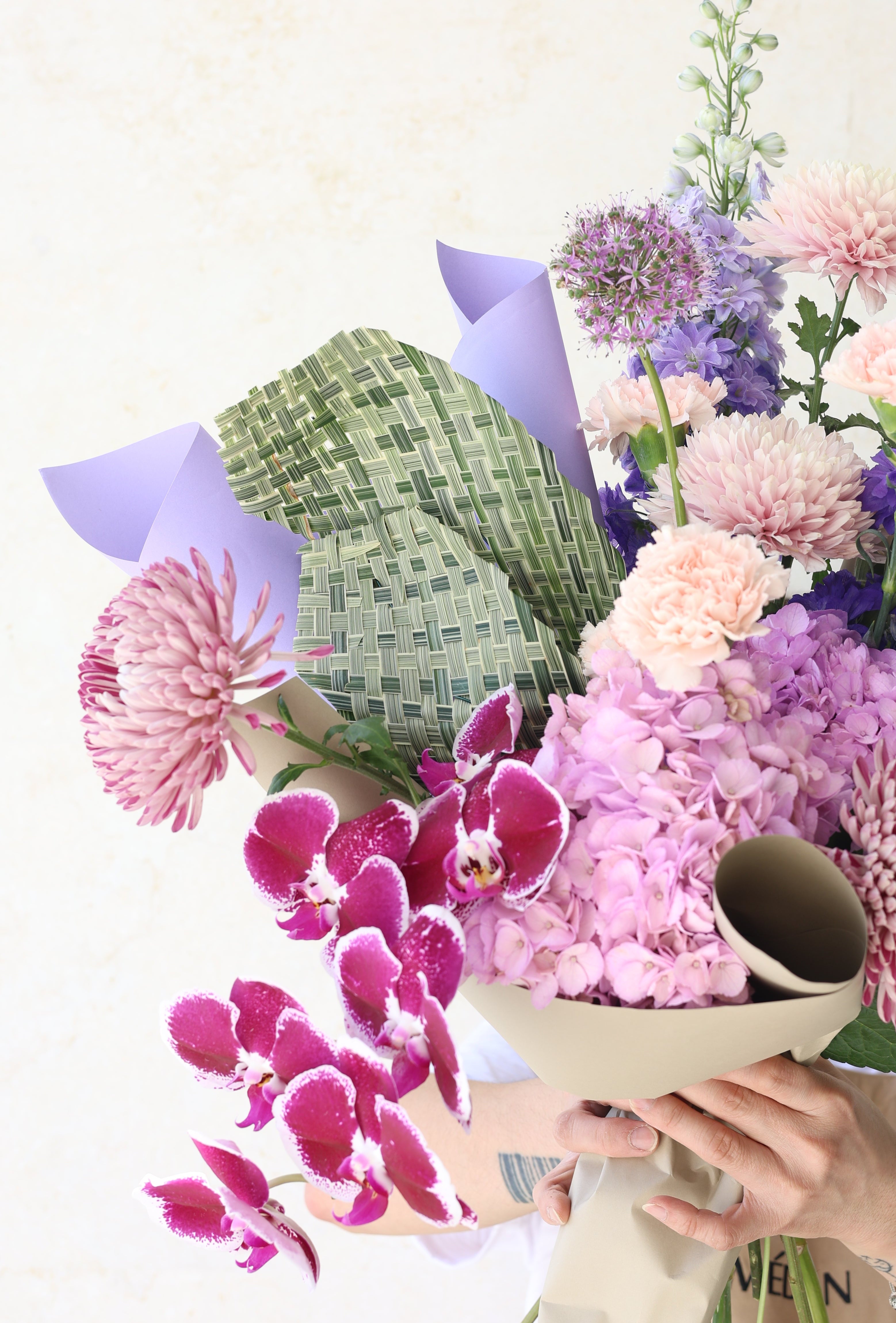 WEAVE LOVE - MEDIUM BOUQUET