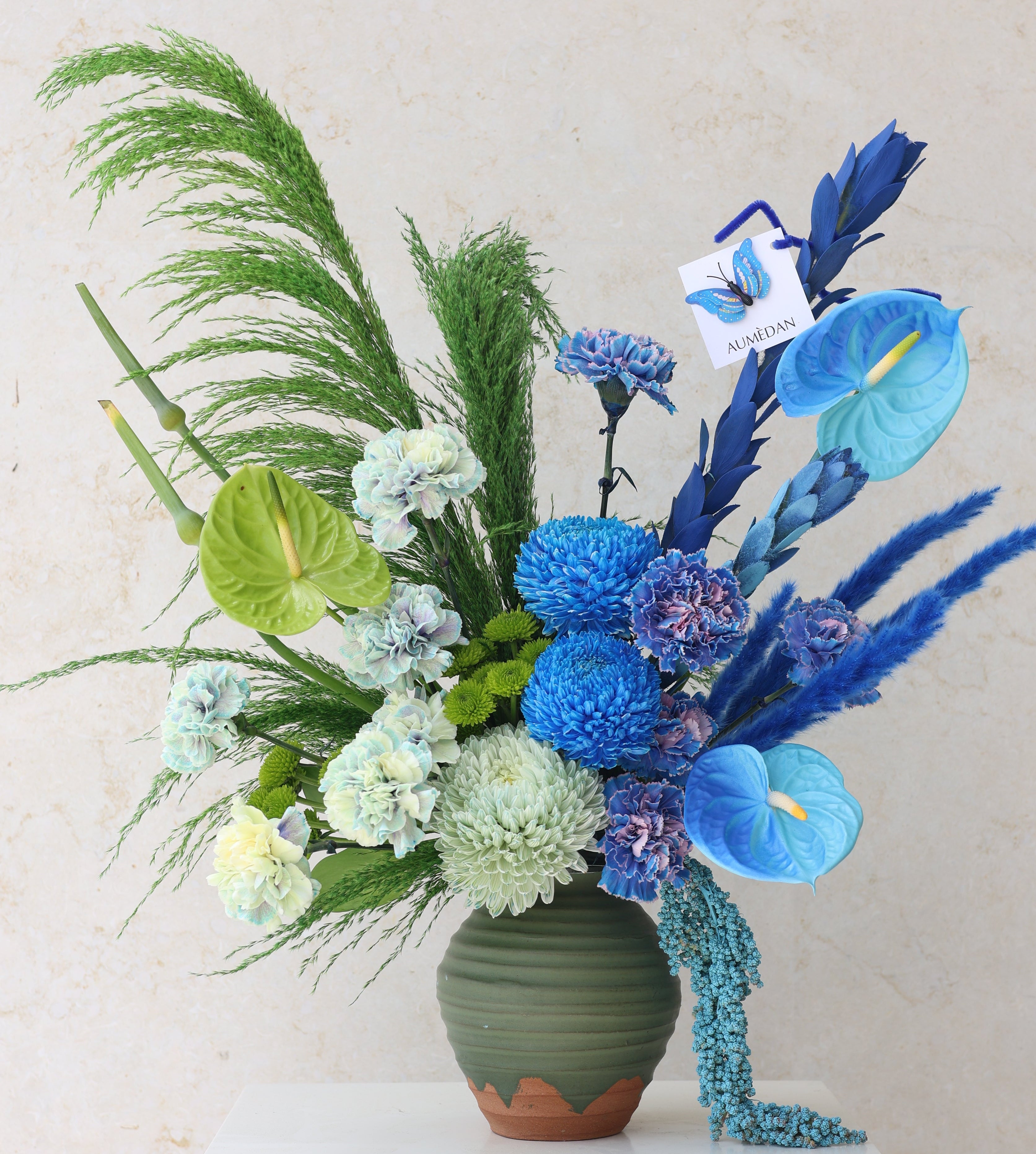 BLEU HYDRA - VASE ARRANGEMENT