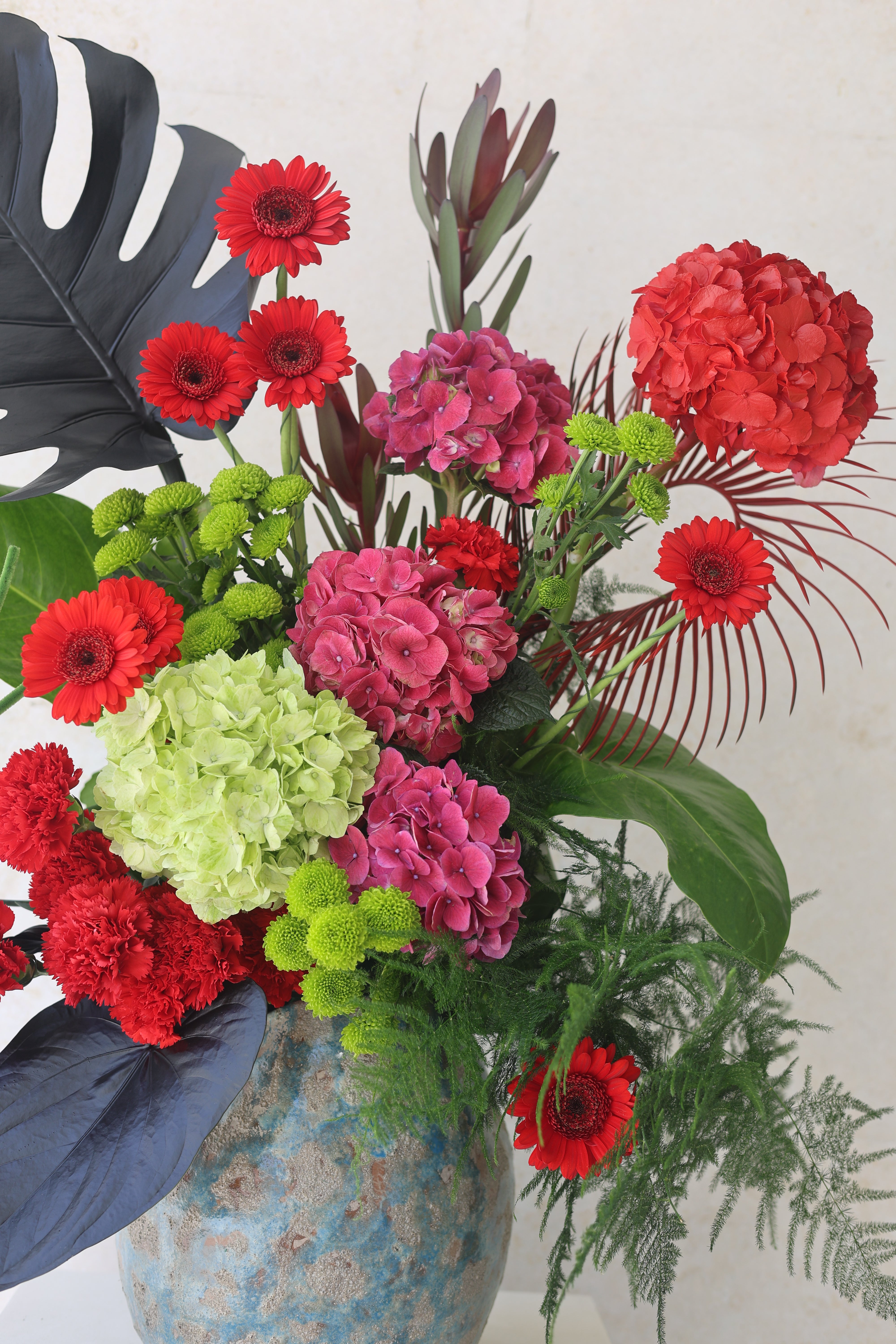 STAY DIFFERENT - VASE ARRANGEMENT