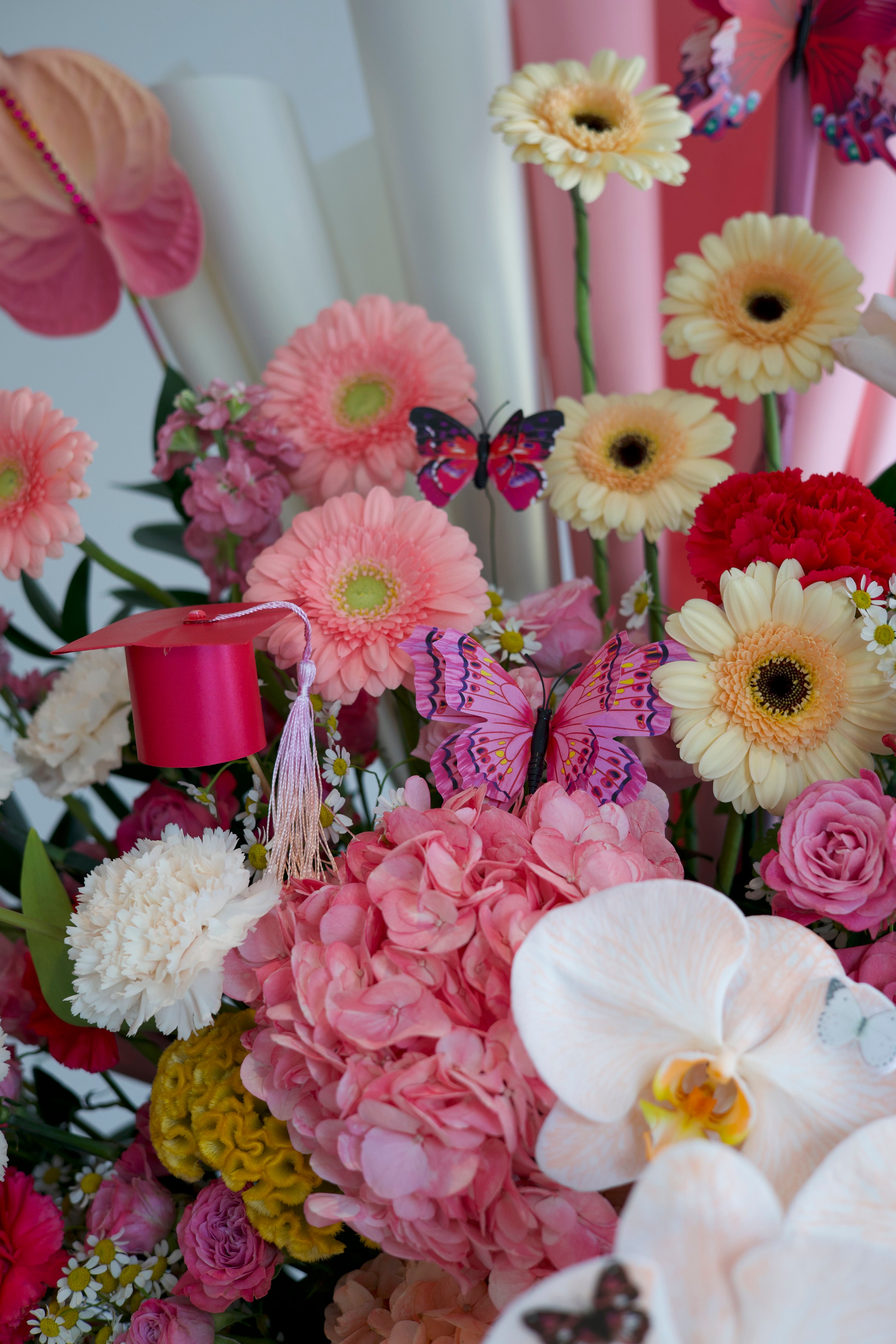 ON WEDNESDAYS WE WEAR PINK - VASE ARRANGEMENT