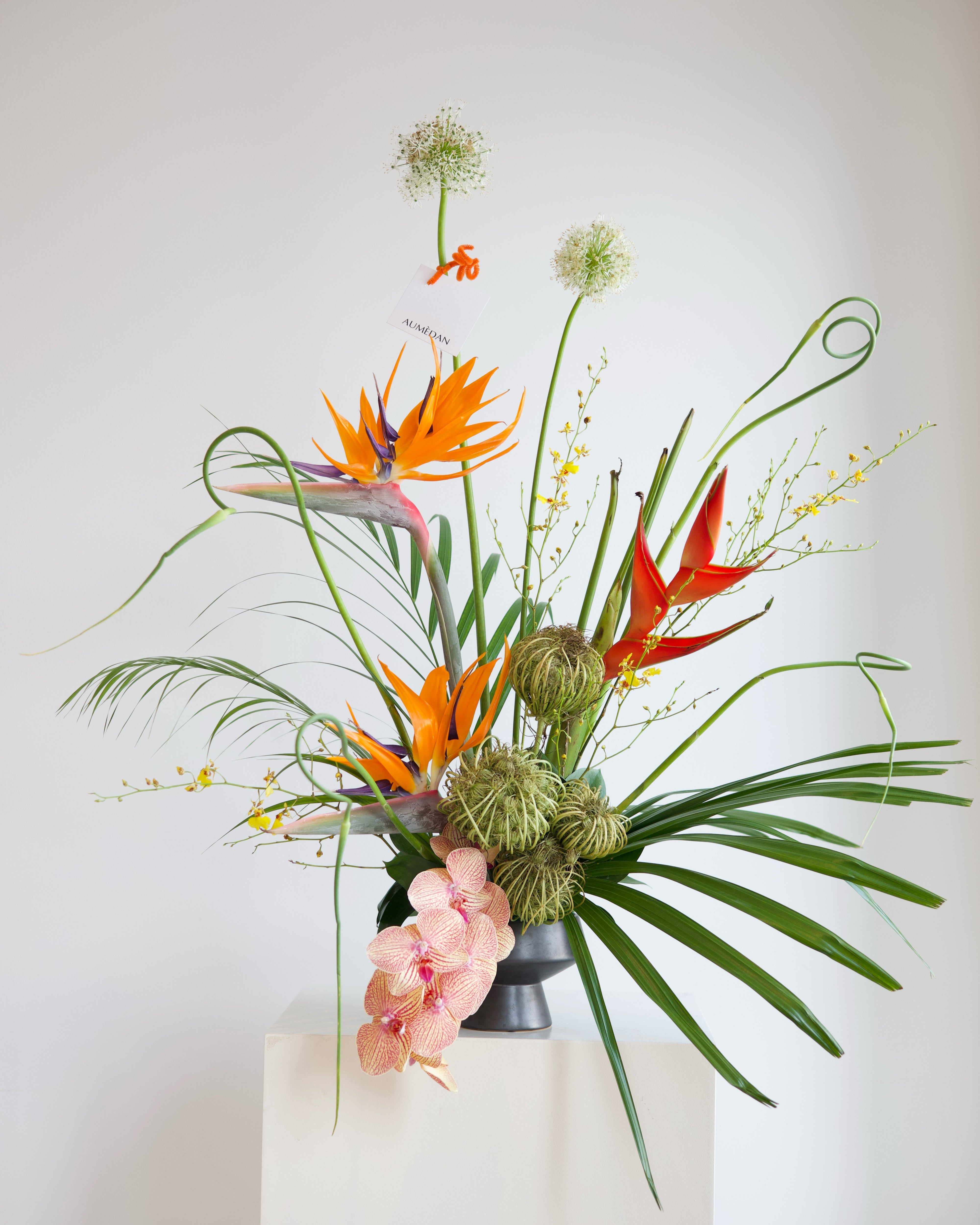 Lipstick Jungle - VASE ARRANGEMENT