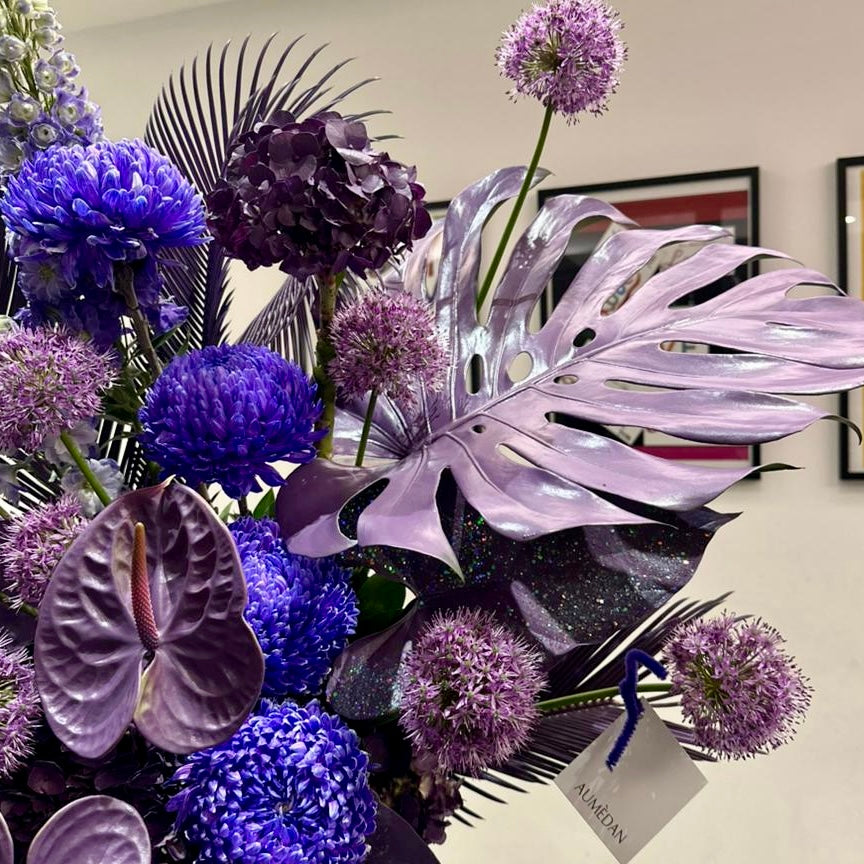 UNIVERSE - VASE ARRANGEMENT