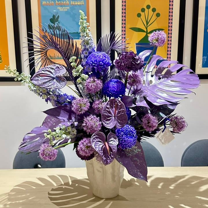 UNIVERSE - VASE ARRANGEMENT