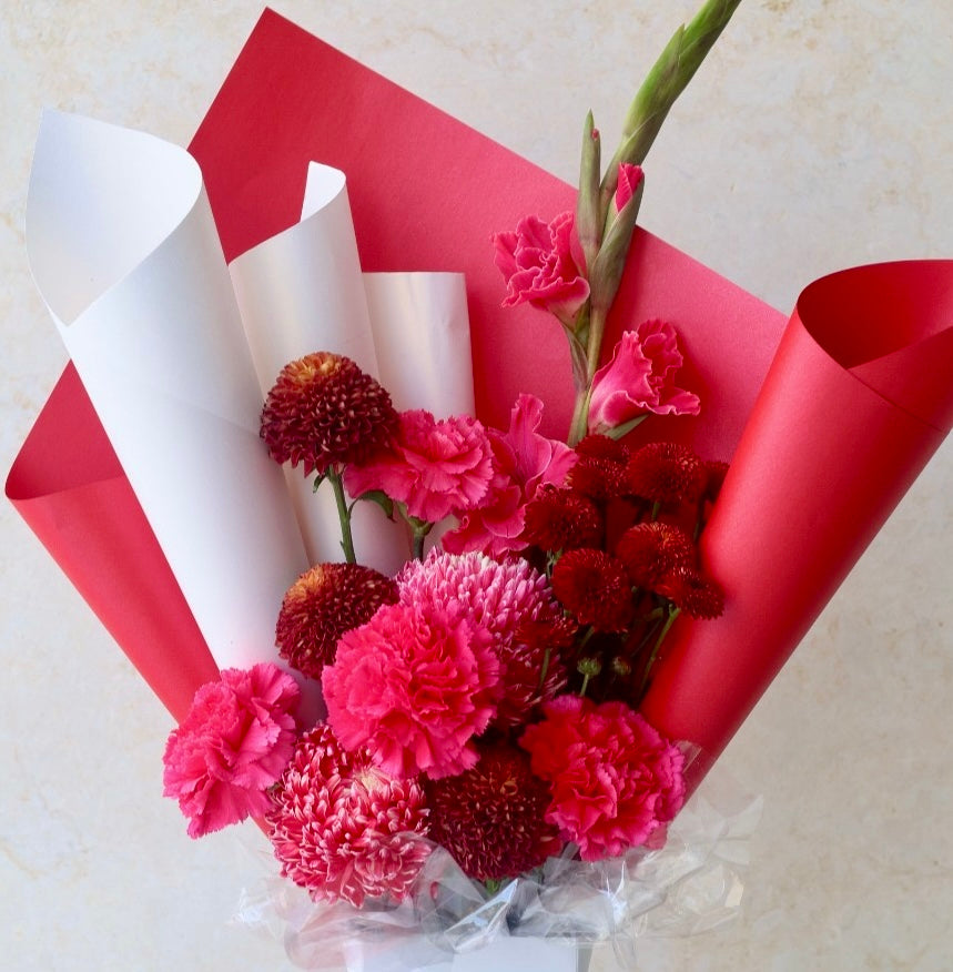 BRIGHT BLOOM  -  HAND BOUQUET