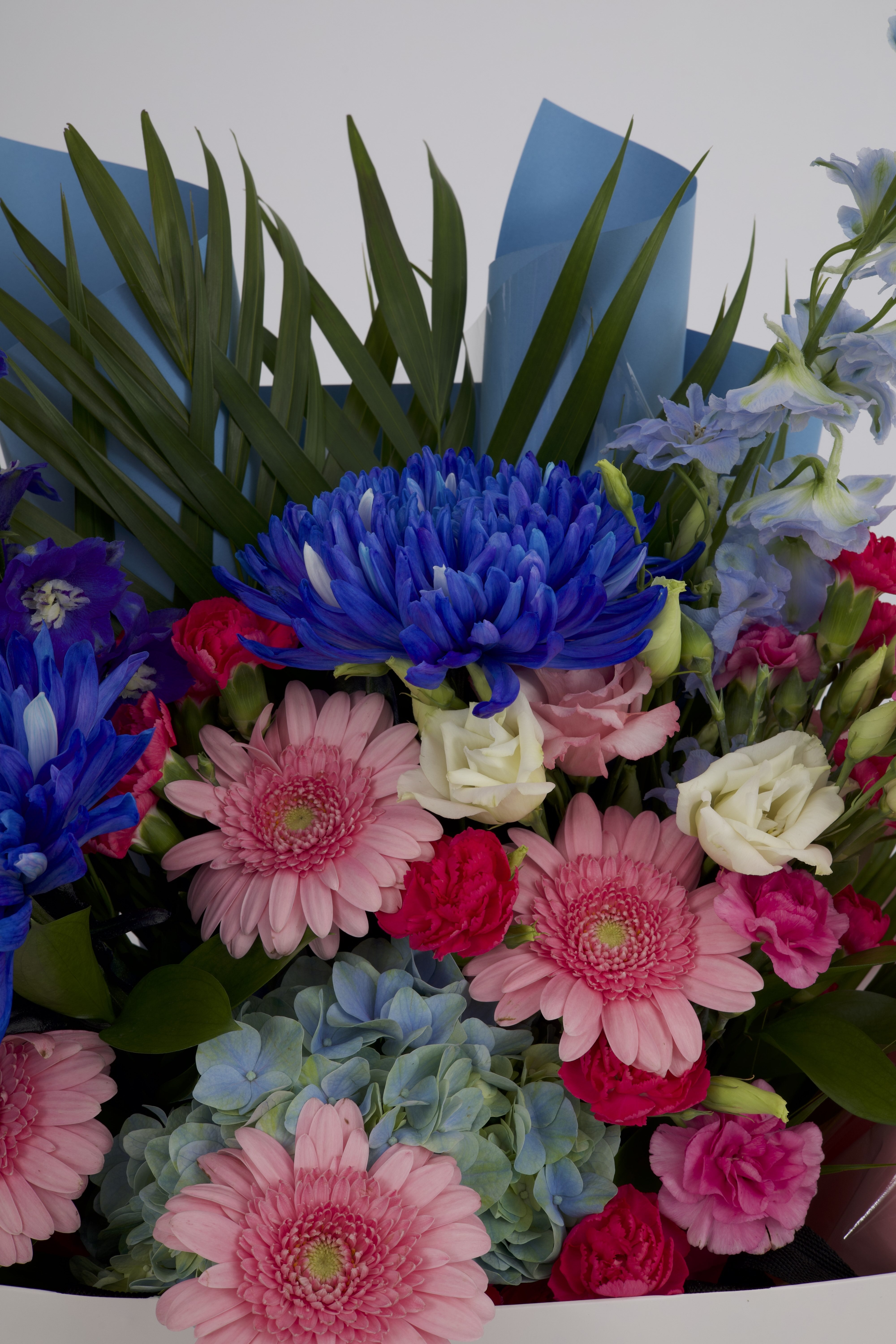 AQUA PETALS - sleeve bouquet