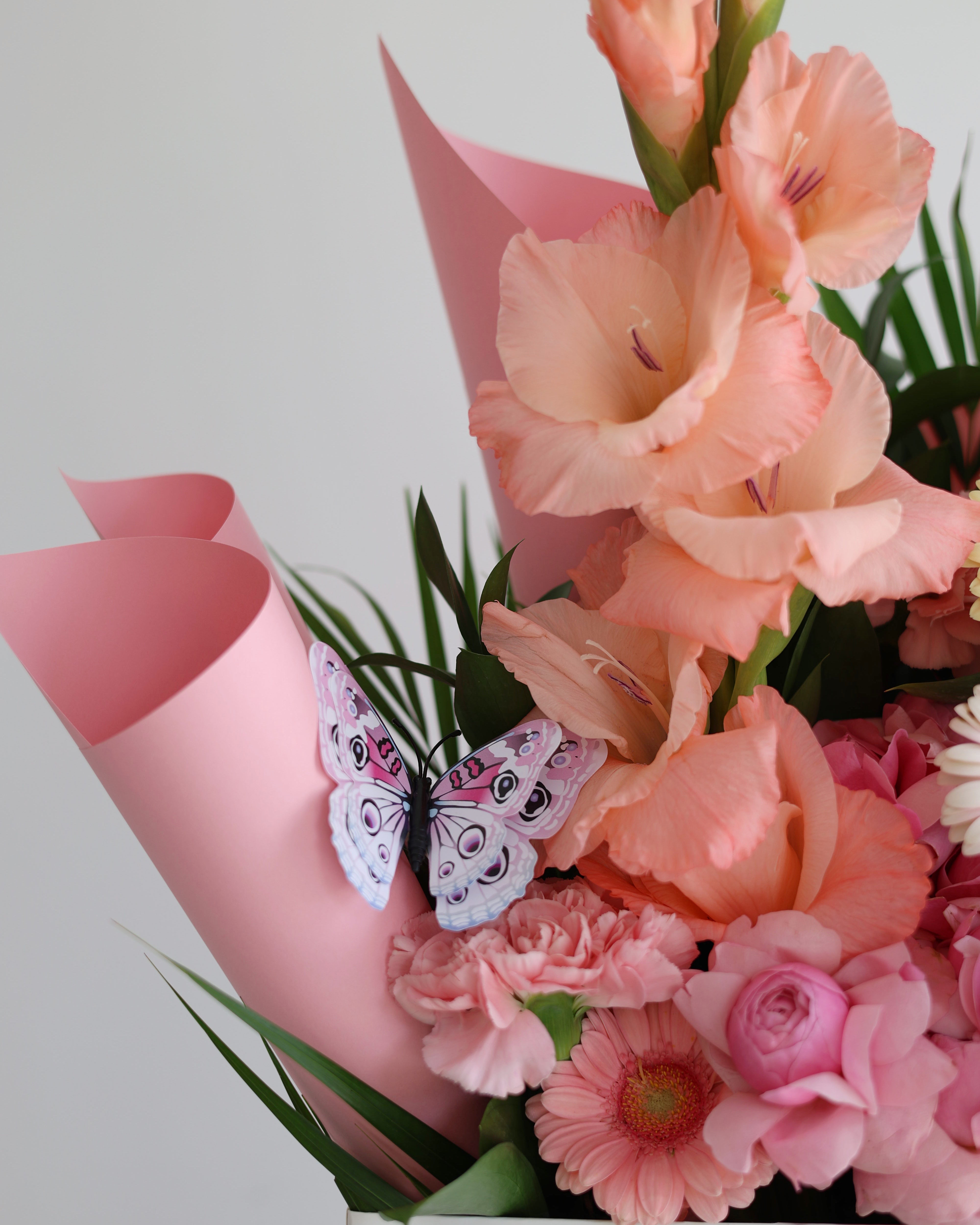 PINK PROMISES - SLEEVE BOUQUET