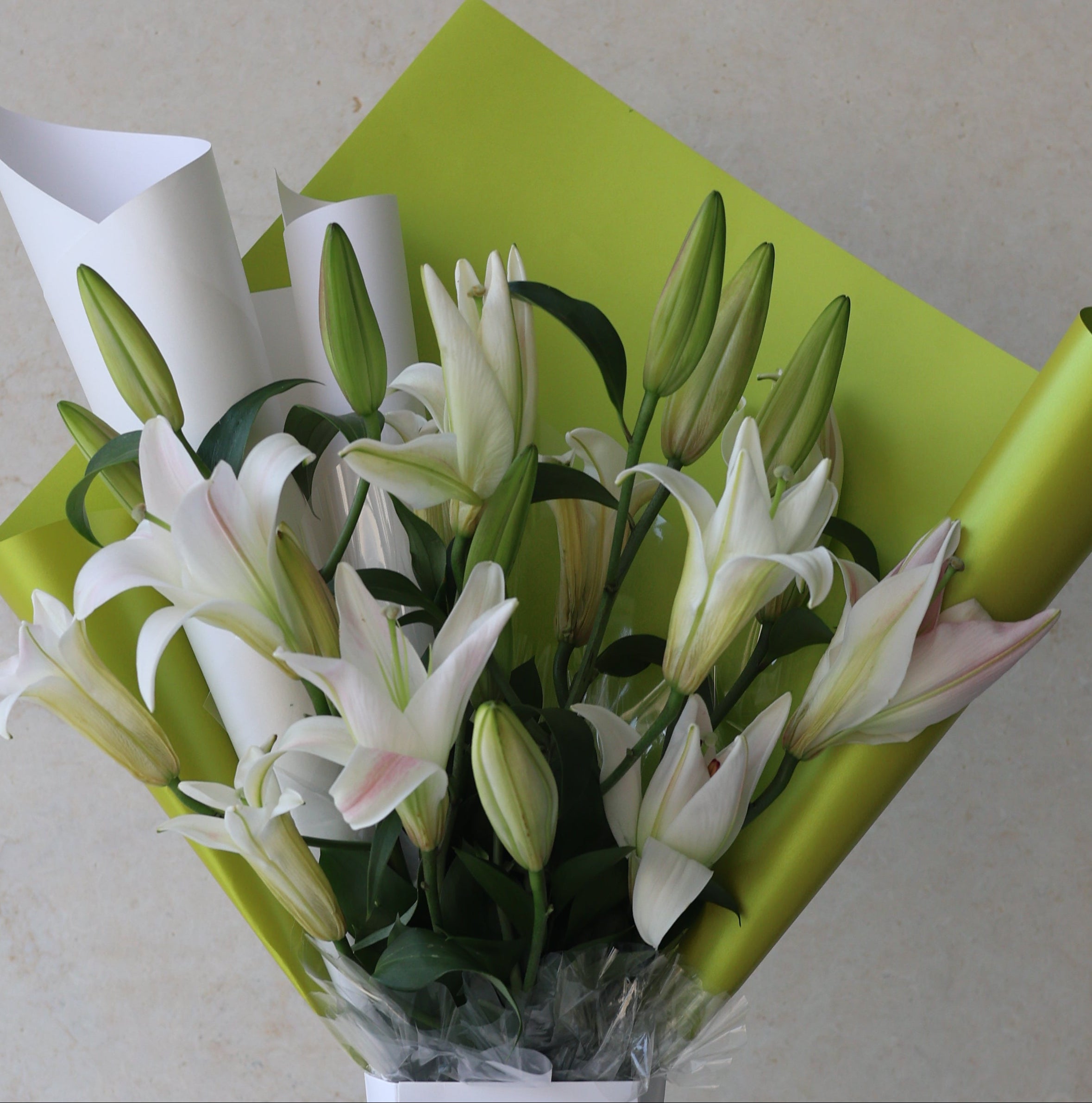 LILY  BLOOMS -  HAND BOUQUET