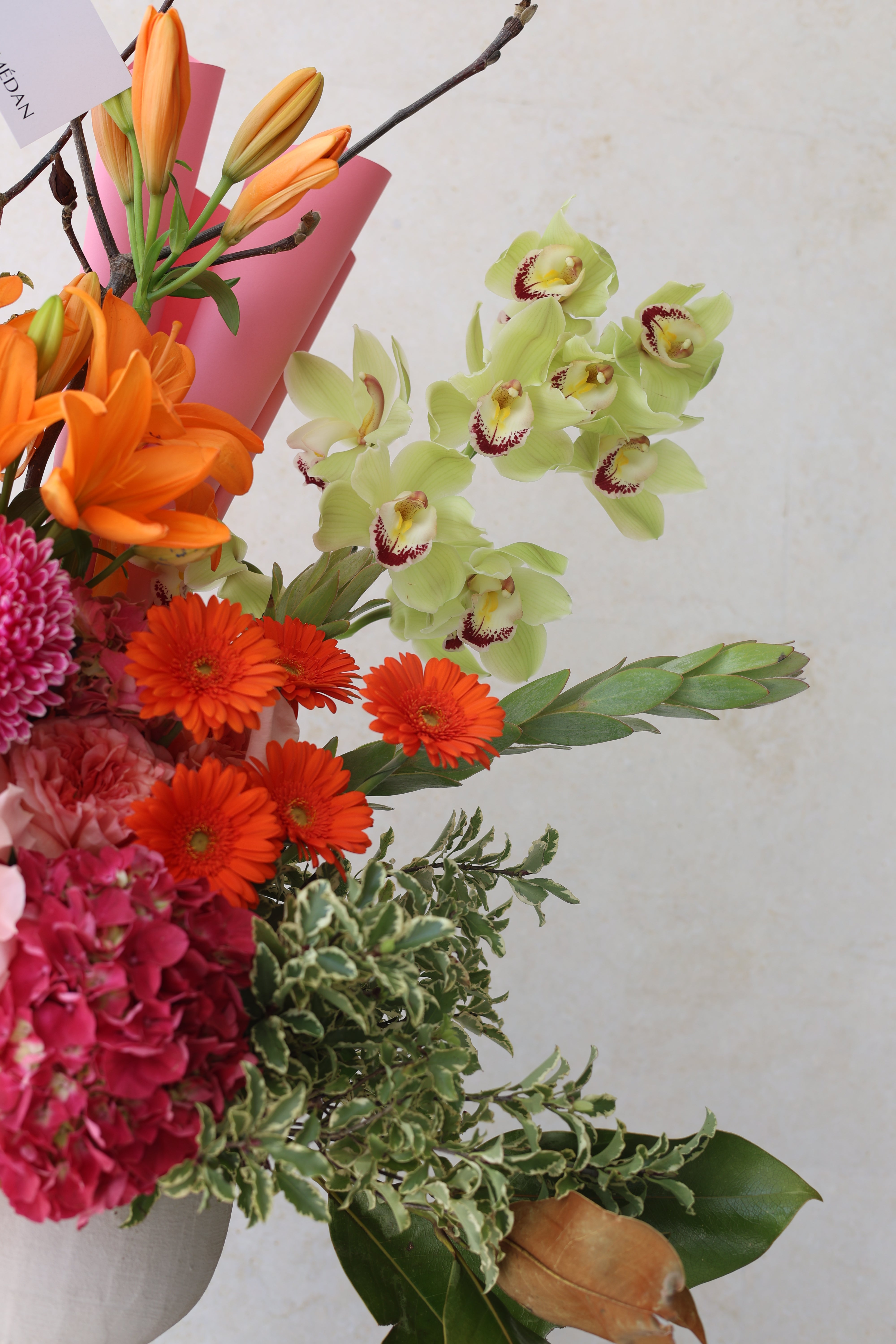 SUMMER GARDEN - VASE ARRANGEMENT