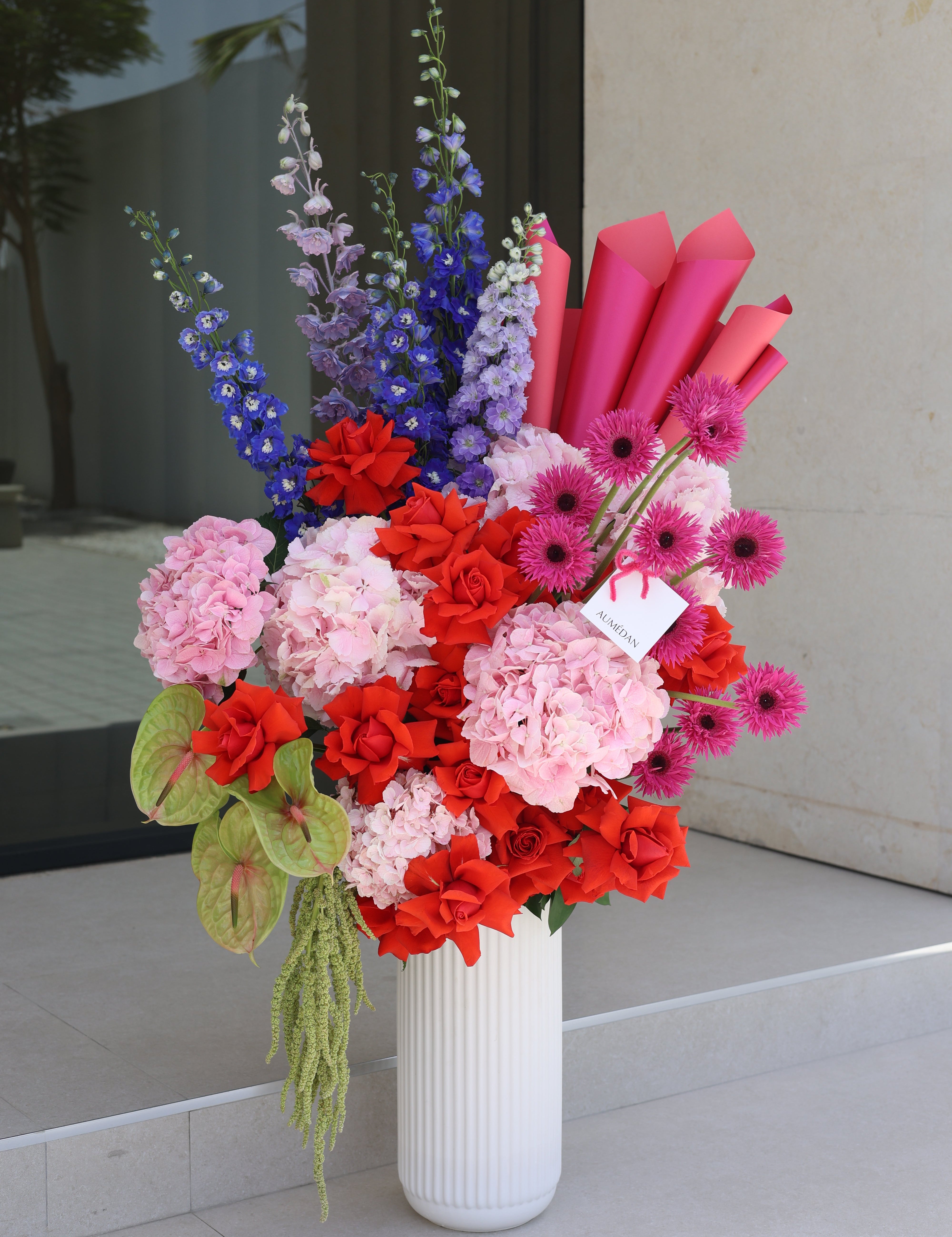ROUGE TOMATE - VASE ARRANGEMENT