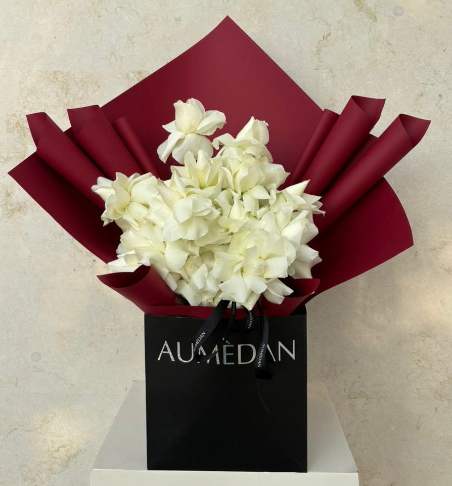 CLASSIC WHITE ROSE - MEDIUM BOUQUET