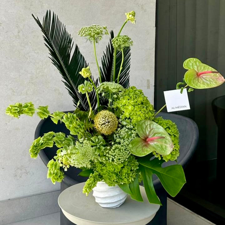 LOVE GREEN - VASE ARRANGEMENT
